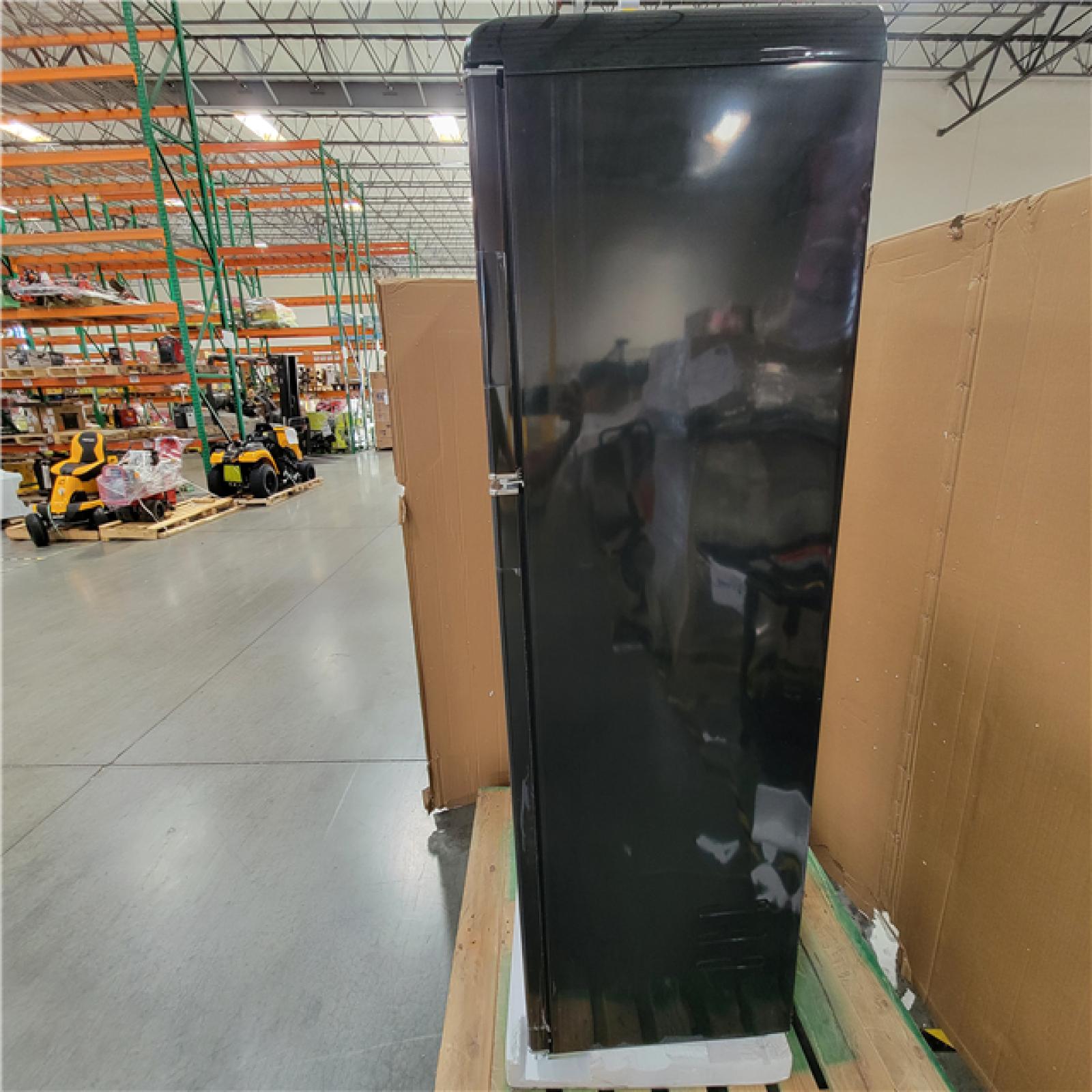 California AS-IS GALANZ RETRO TOP MOUNT REFRIGERATOR