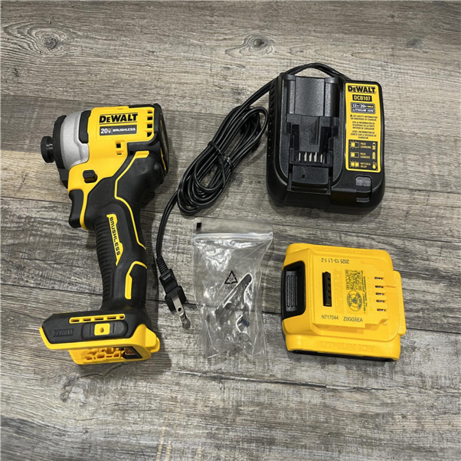 AS-IS DEWALT Atomic 20V Max Lithium-Ion Brushless Cordless Compact 1/4 in. Impact Driver Kit