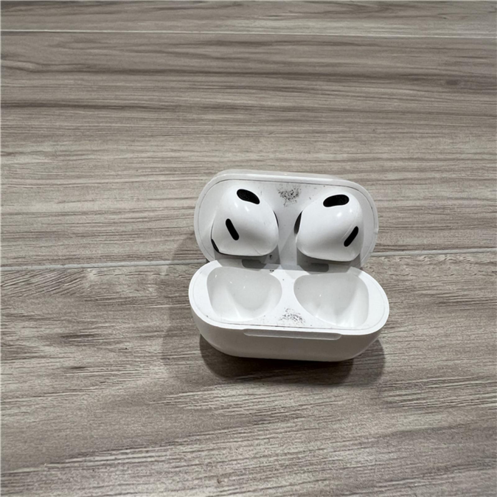 AS-IS Apple Magsafe Airpods 3rd Generation Lightning Charging Case