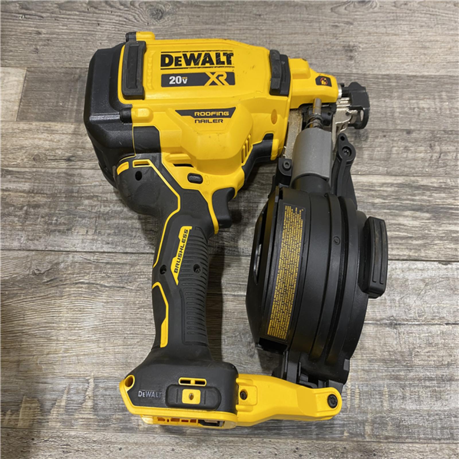 AS-IS DEWALT 20V MAX Lithium-Ion 15-Degree Electric Cordless Roofing Nailer Kit