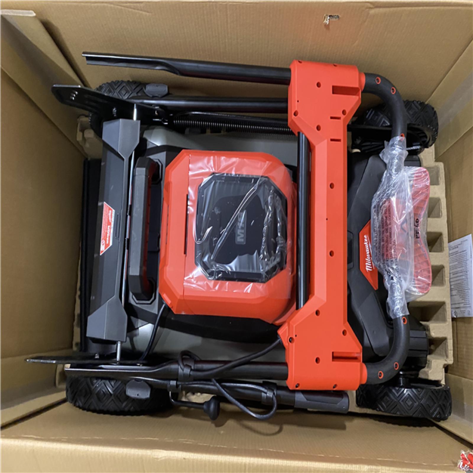 Dallas Location - As-Is 	Milwaukee M18 FUEL Brushless Cordless 21 in. Dual Battery Self-Propelled Mower Kit