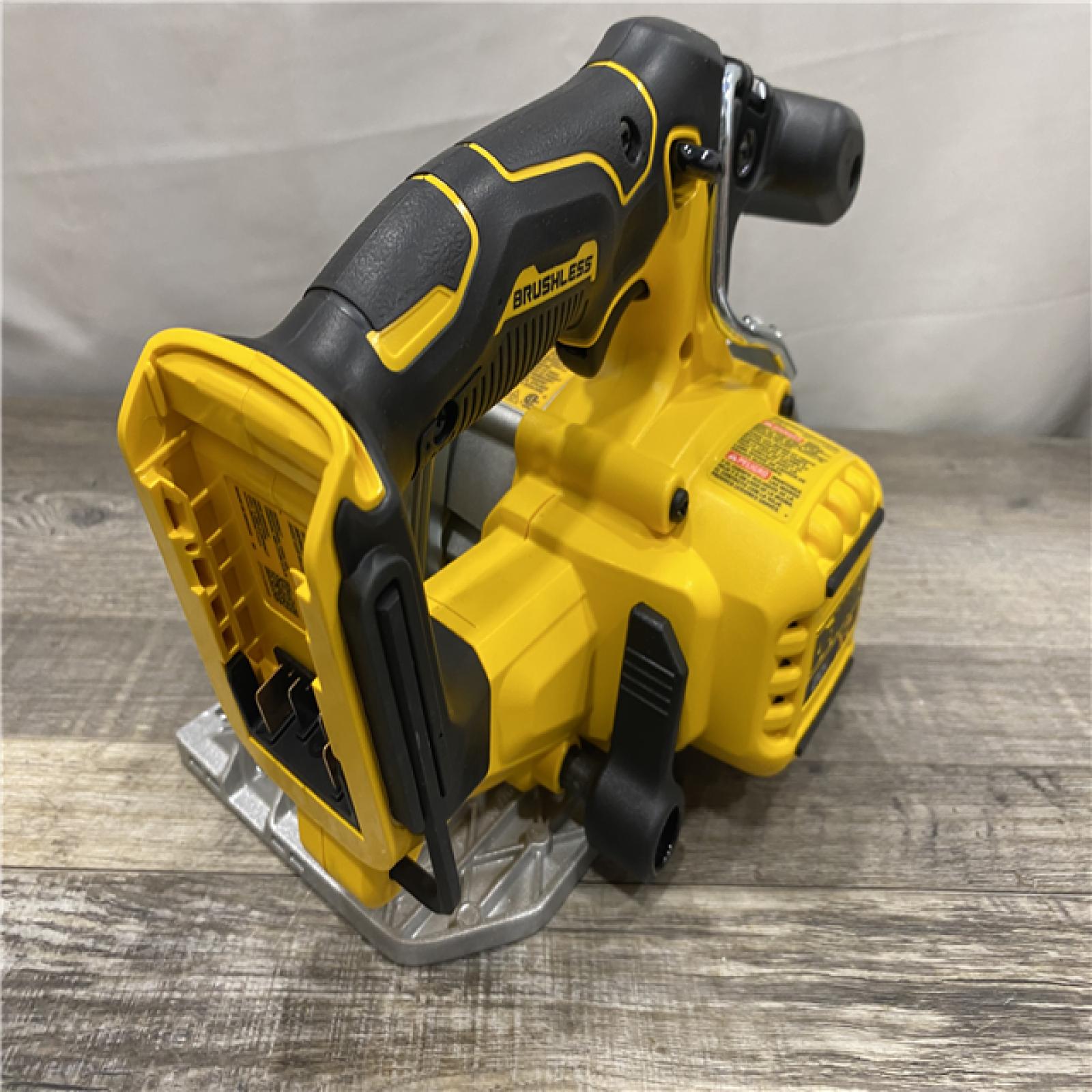 AS-IS DEWALT 20V MAX Cordless Brushless 6-1/2 in. Sidewinder Style Circular Saw (Tool Only)