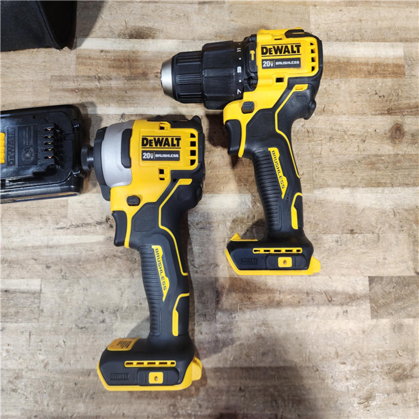 HOUSTON LOCATION - AS - IS DeWalt Hammer Drill Driver / Impact Driver Combo Kit