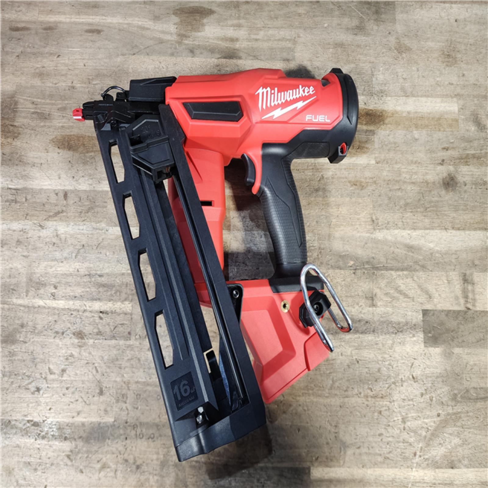 HOUSTON LOCATION - AS-IS Milwaukee 2841-20 18V Cordless Gen II 16 Gauge Angled Finish Nailer (Tool Only)