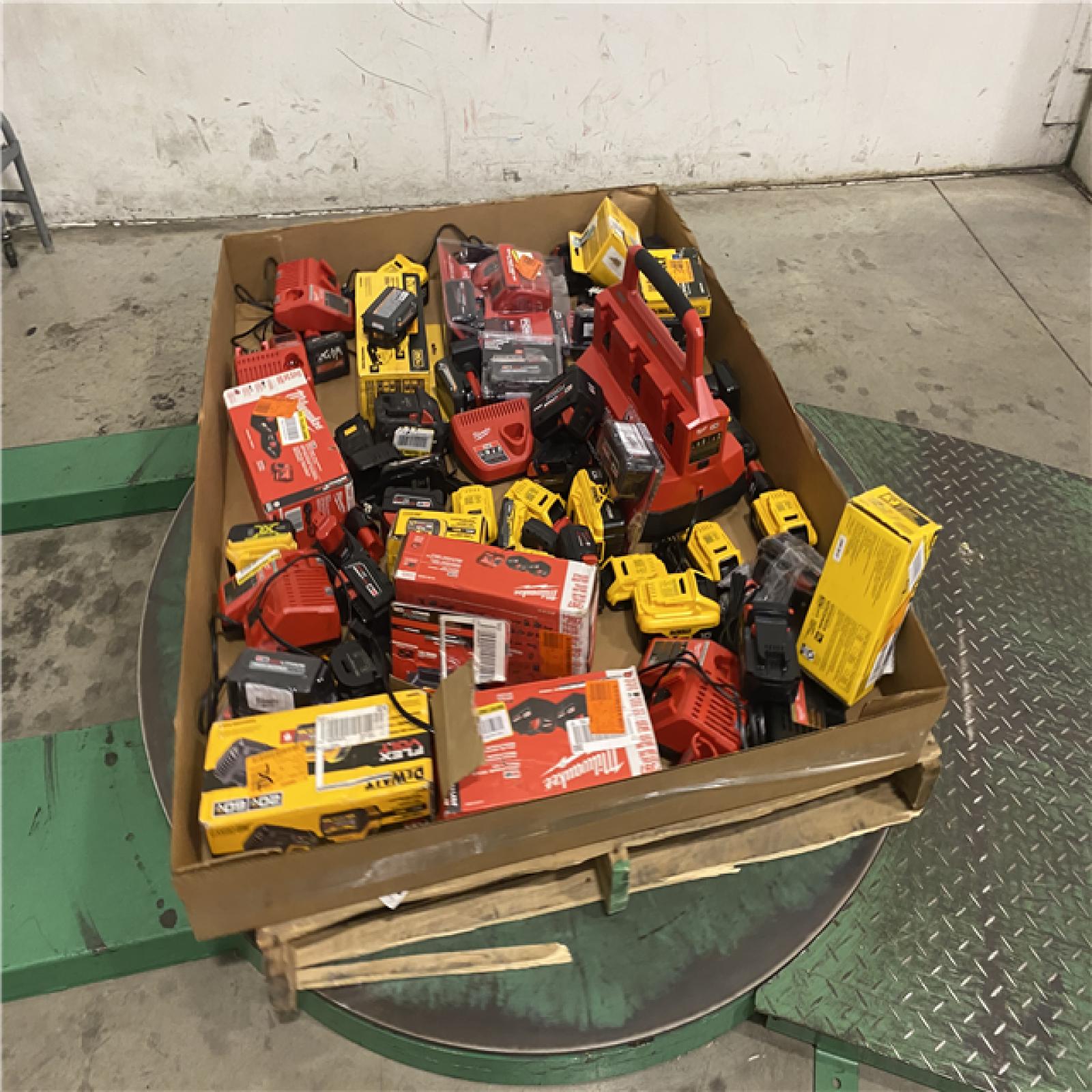 Dallas Location - As-Is Battery Tool Pallet