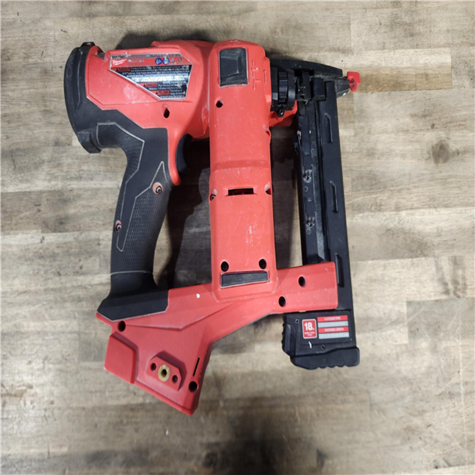HOUSTON LOCATION - AS-IS MILWAUKEE FUEL 18-Volt Lithium-Ion Brushless Cordless 18-Gauge 1/4 in. Narrow Crown Stapler (Tool-Only)