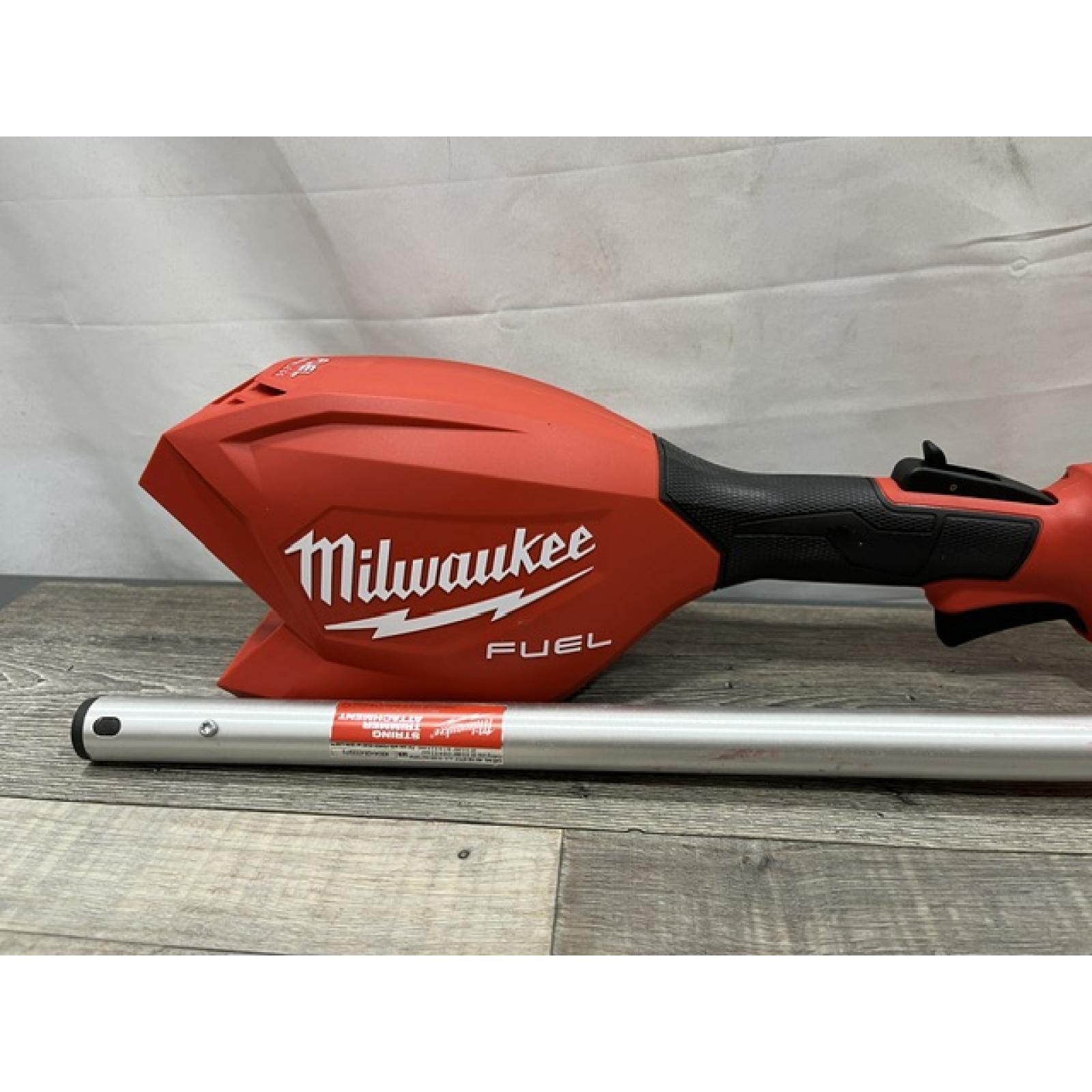 AS-IS Milwaukee FUEL 18V 16 in. Brushless Cordless Battery Powered String Trimmer Kit