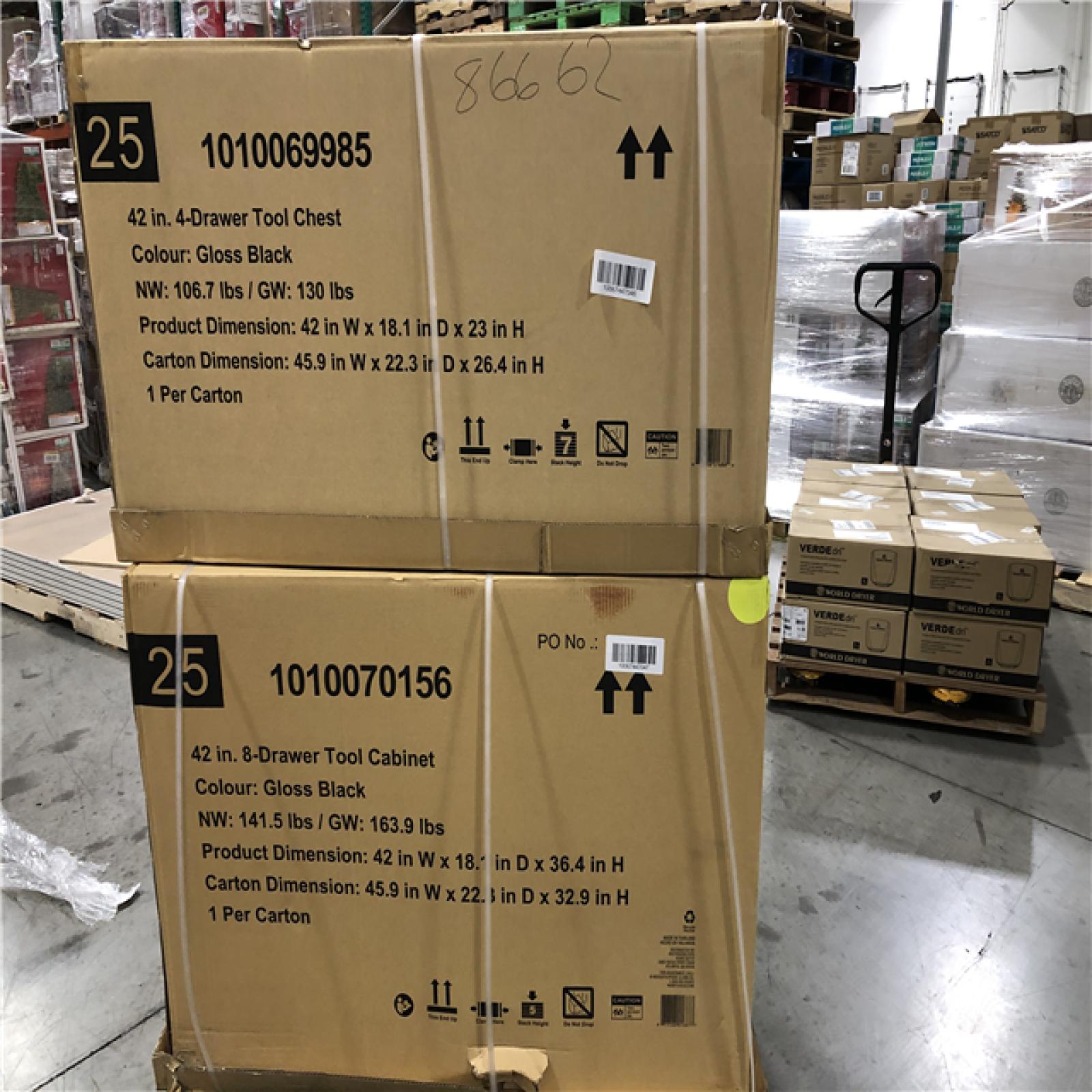 DALLAS LOCATION- Husky Tool Storage 42 in. W x 18 in. D Standard Duty Black Tool Chest Combo