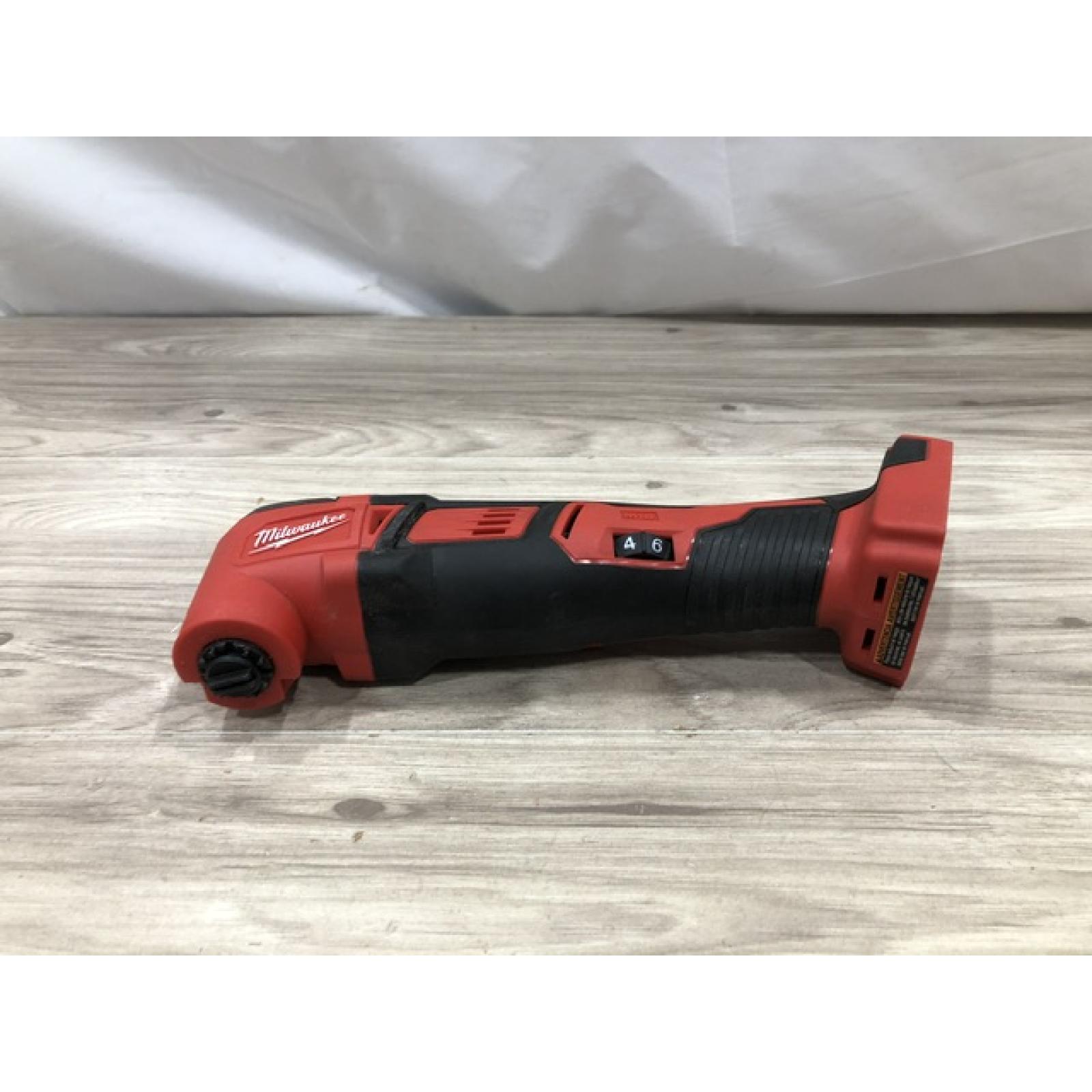 AS-IS Milwaukee 2626-20 M18 Lithium-Ion Cordless Multi-Tool (Tool Only)