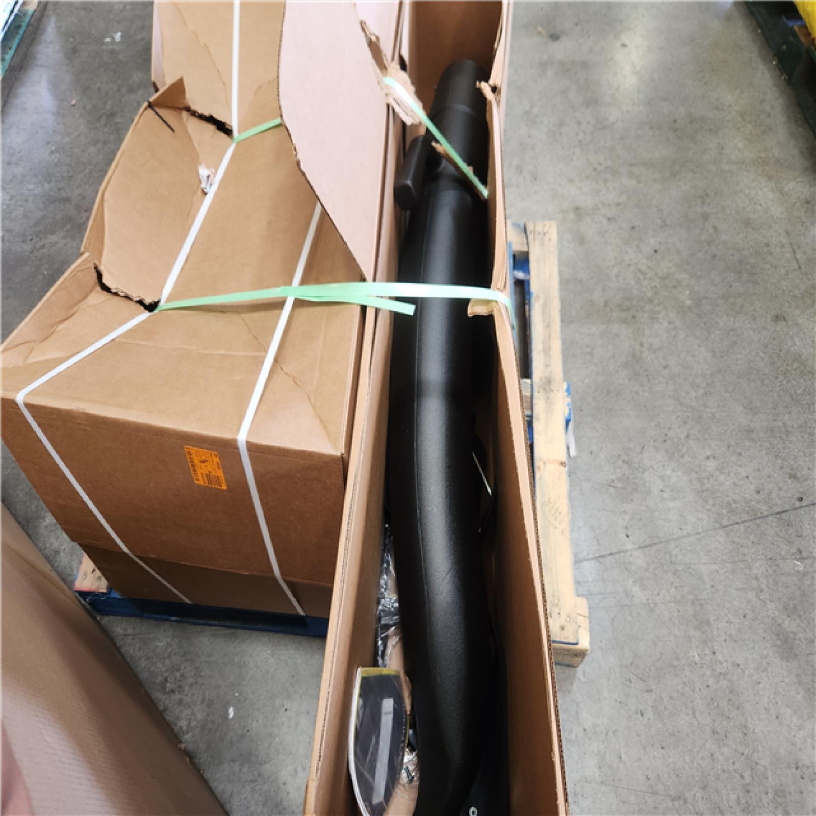 Phoenix NEW John Deere Zero-Turn Mower 42 in. 6.5 Bushel Twin Bagger