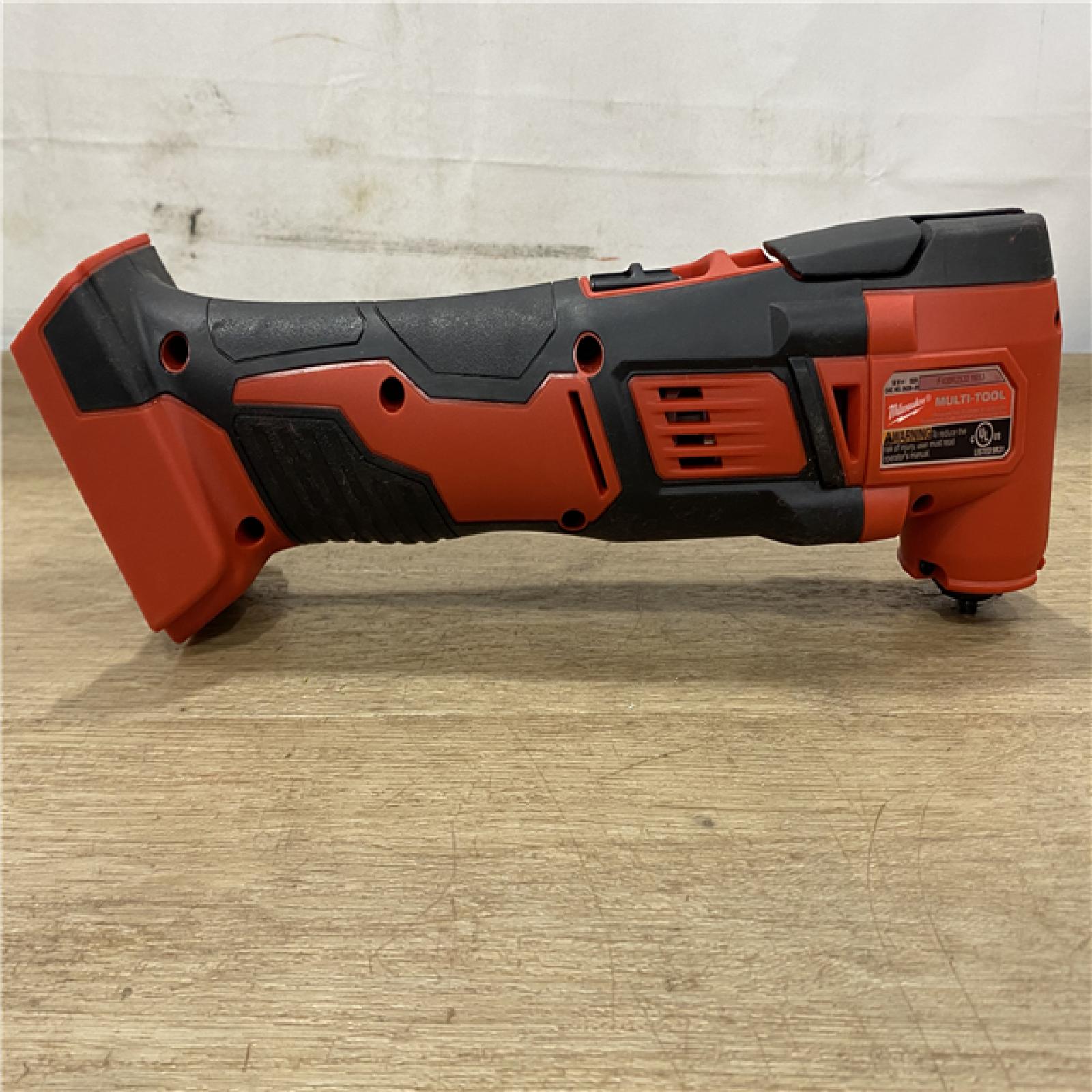 AS-IS Milwaukee 18V Lithium-Ion Cordless Oscillating Multi-Tool (Tool-Only)