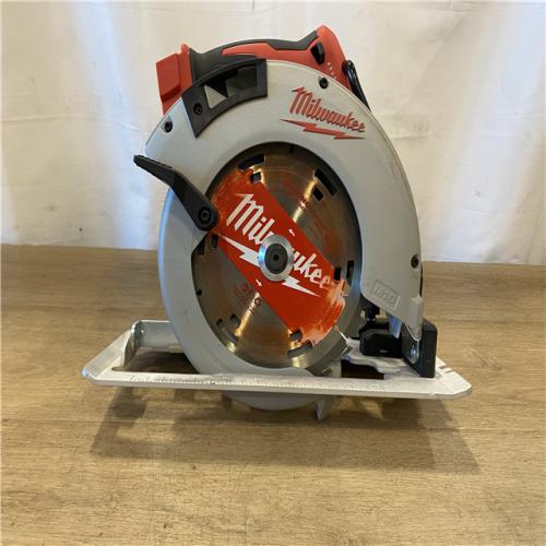 AS-IS Milwaukee 18V Lithium-Ion Brushless Cordless 7-1/4 in. Circular Saw (Tool-Only)