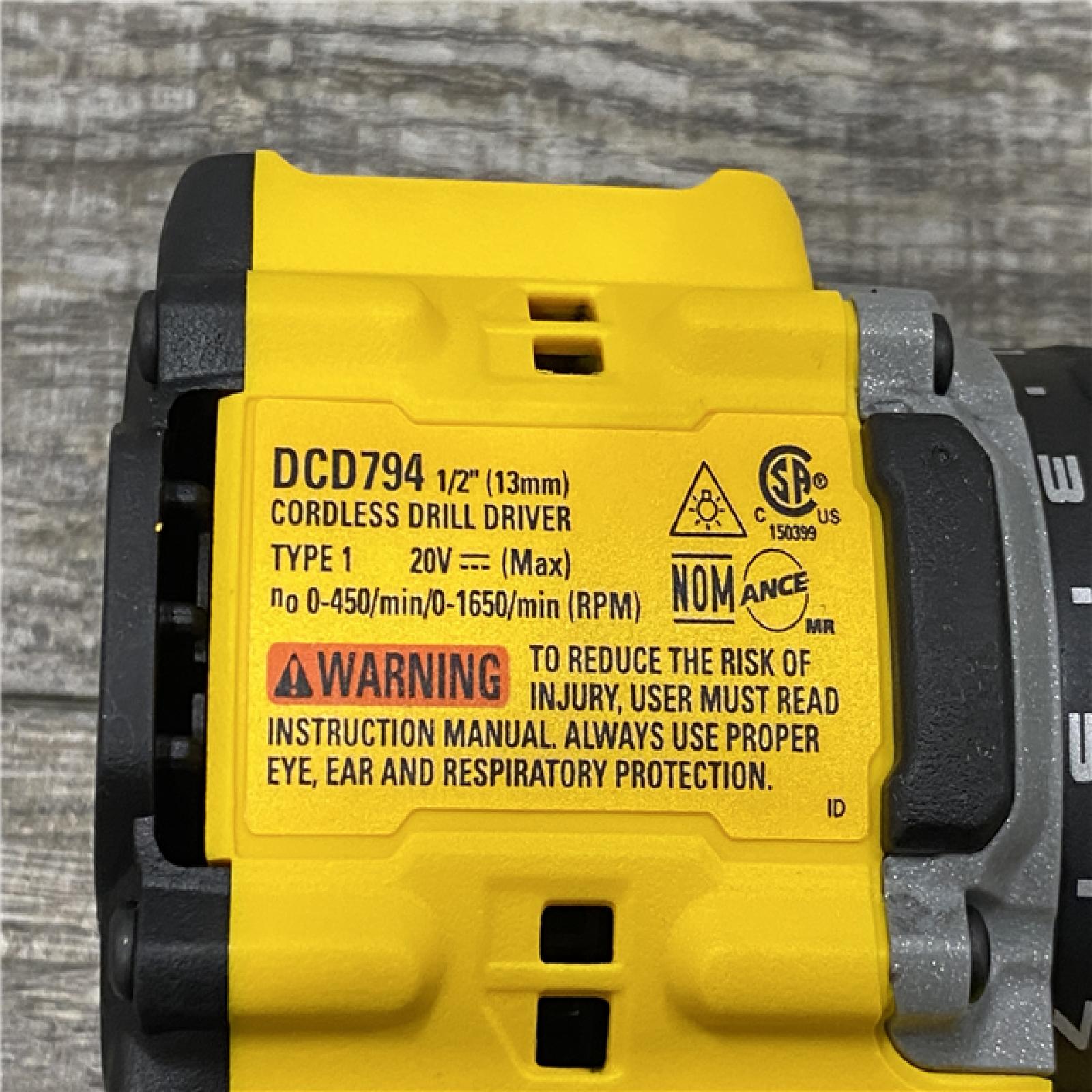 AS-IS DEWALT Atomic 20V Lithium-Ion Cordless Compact 1/2 in. Drill/Driver Kit