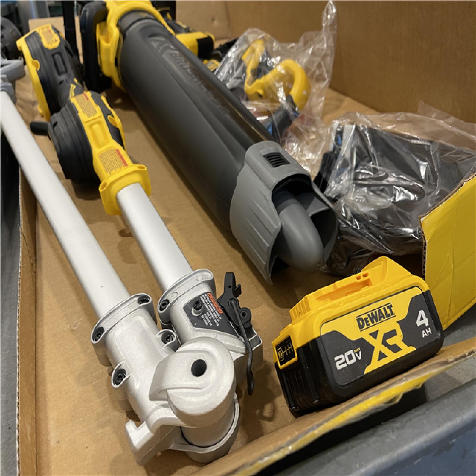 AS-IS - DEWALT 20V MAX Cordless Battery Powered String Trimmer & Blower Combo Kit
