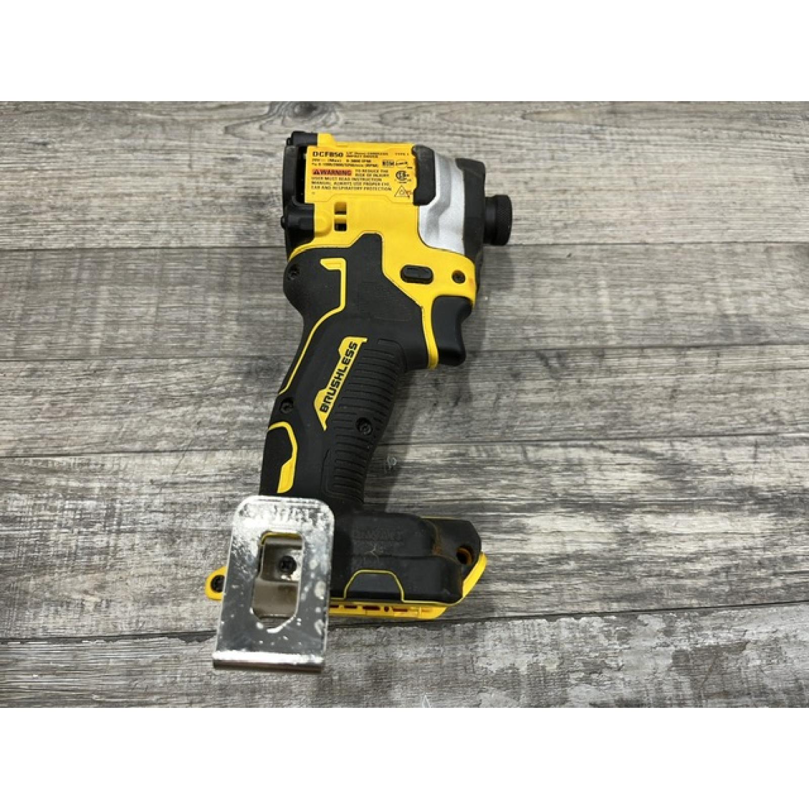 AS-IS DEWALT ATOMIC 20V MAX Lithium-Ion Cordless 1/4 in. Brushless Impact Driver Kit