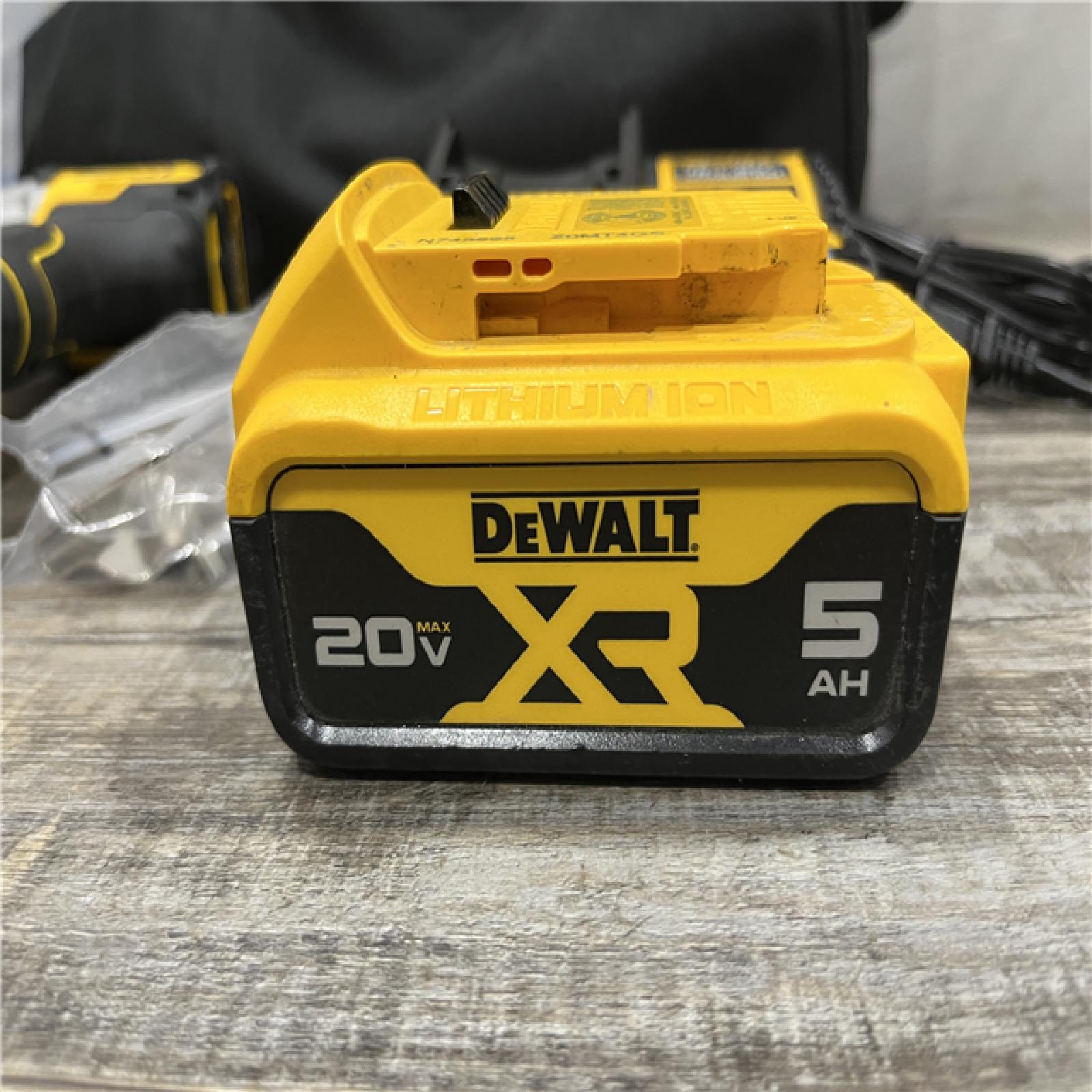 AS-IS DEWALT 20-Volt Maximum XR Lithium-Ion Cordless Brushless 1/4 in. 3-Speed Impact Driver Kit