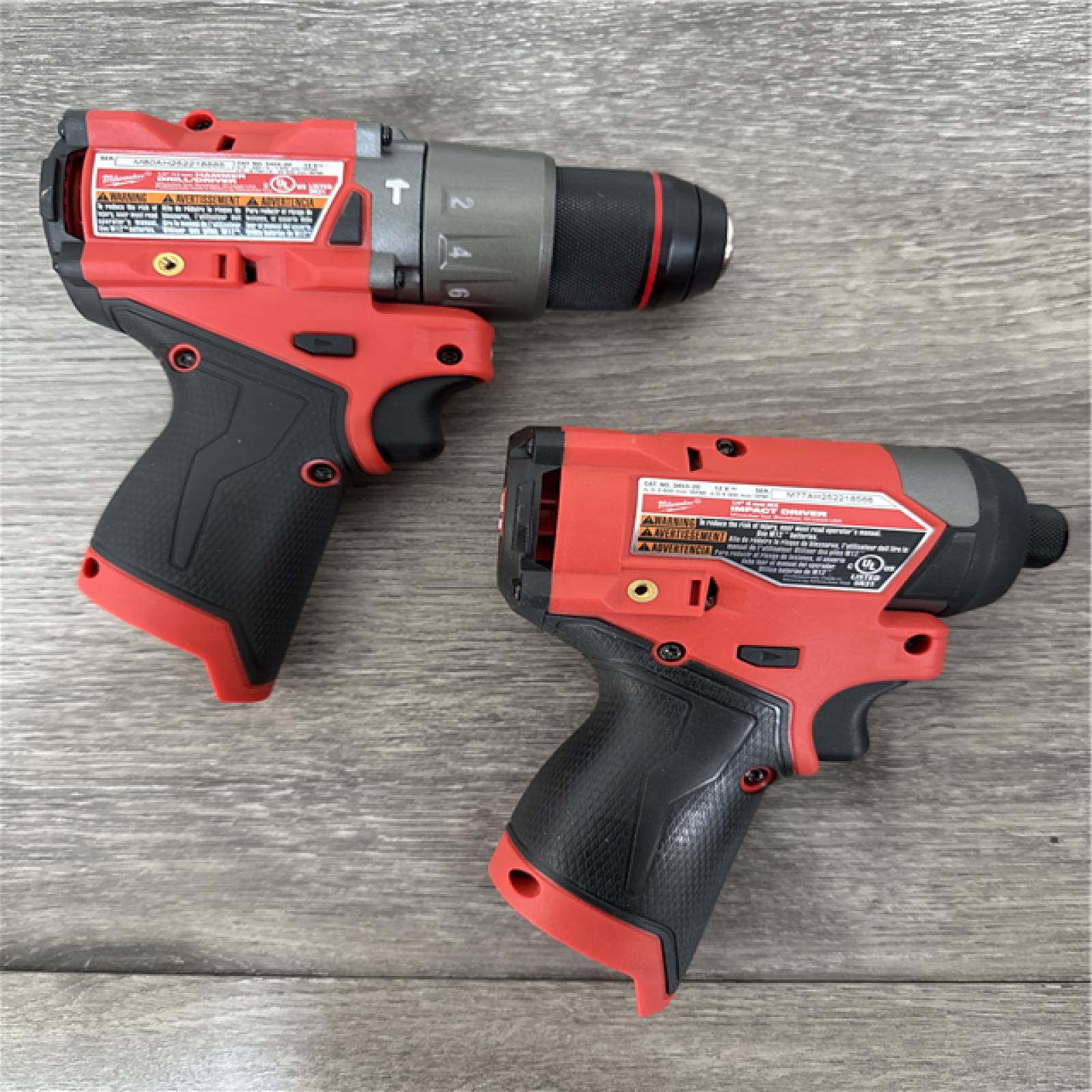 CALIFORNIA AS-IS Milwaukee 2-Tool Combo Kit  Includes (2) Batteries  Charger & Bag; Appears in Excellent Conditin