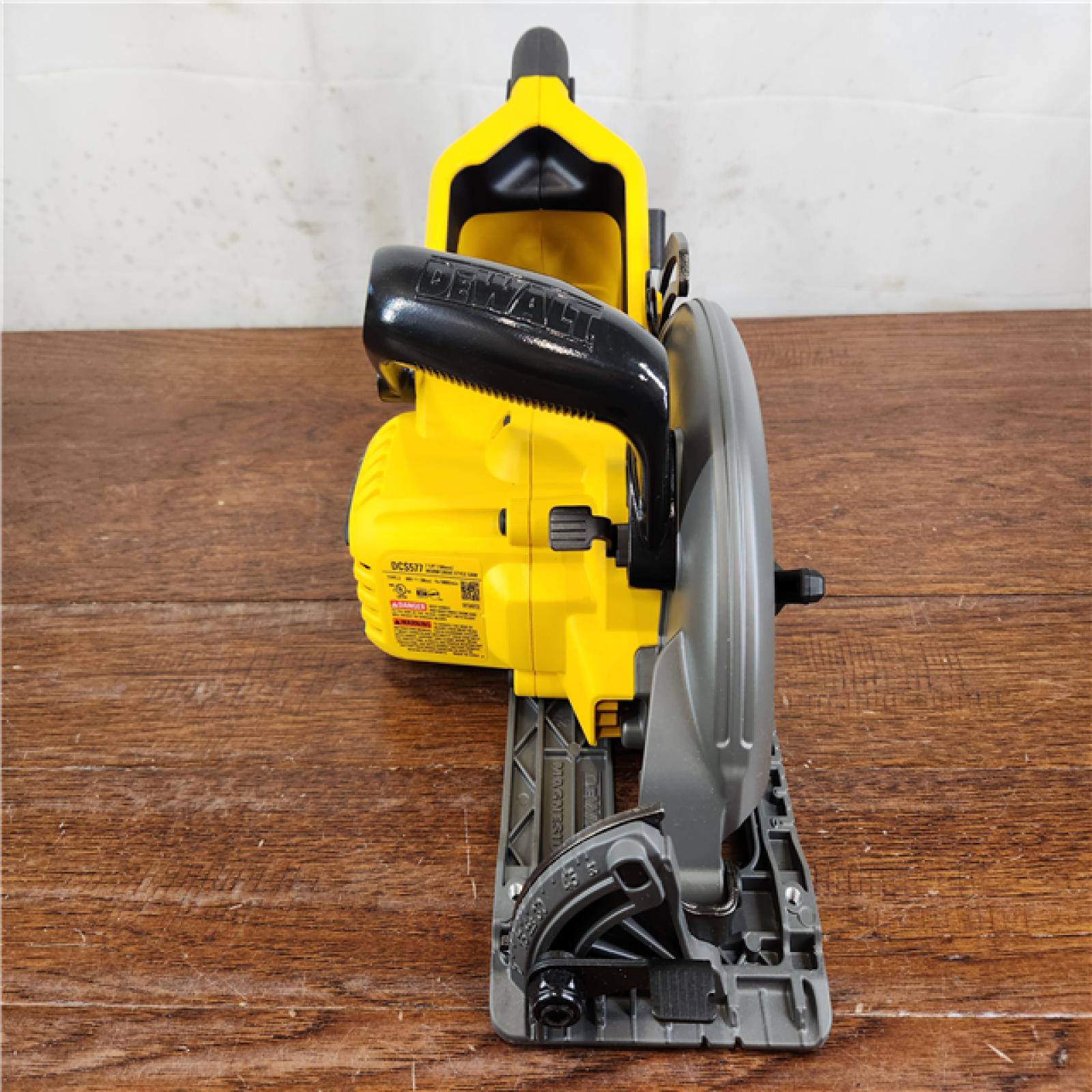 AS-IS DeWalt FLEXVOLT 60V MAX Cordless Brushless 7-1/4 in. Wormdrive Style Circular Saw (Tool-Only)