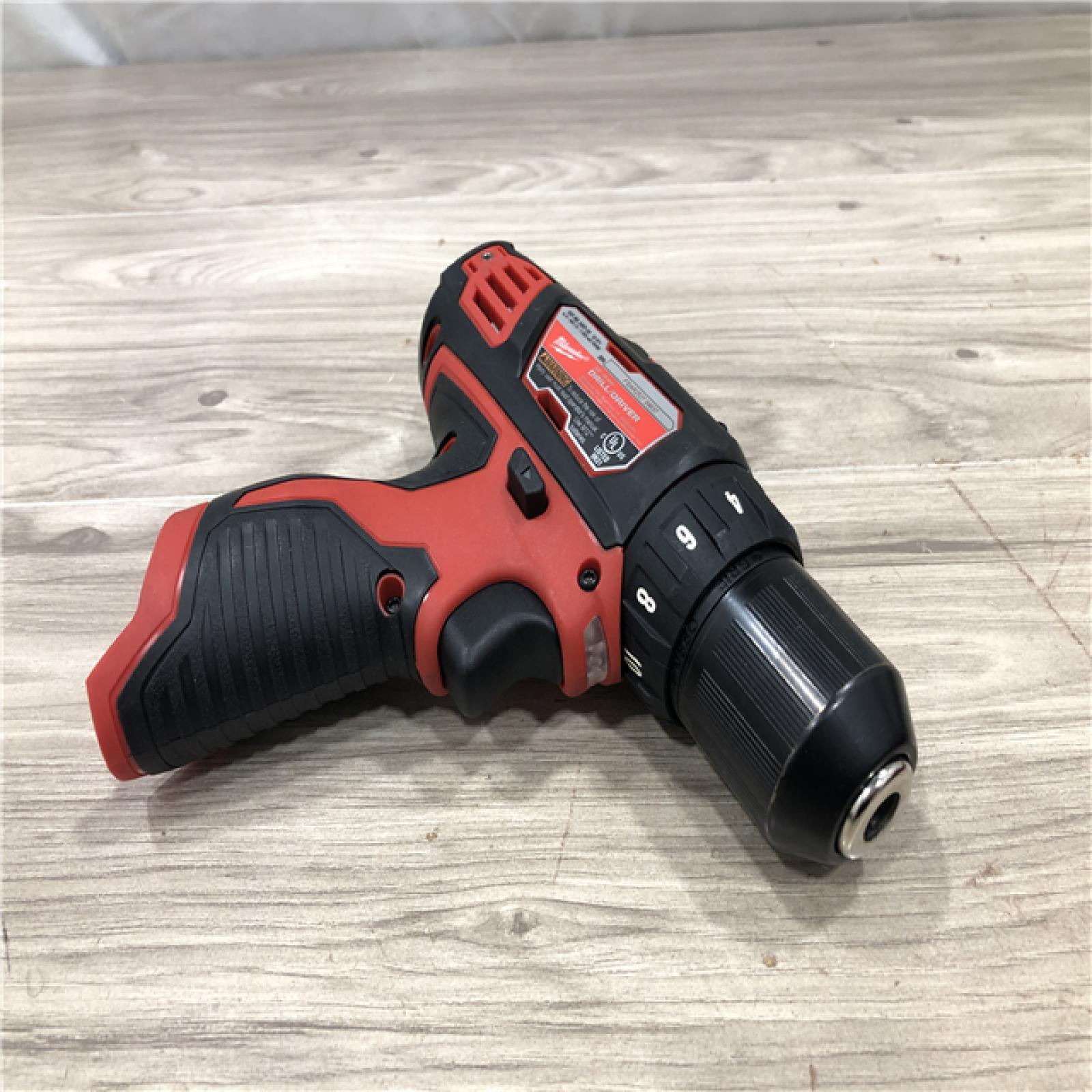 AS-IS Milwaukee 2494-22 M12 Cordless Combination 3/8 Drill / Driver and 1/4 Hex Impact Driver Dual Power Tool Kit