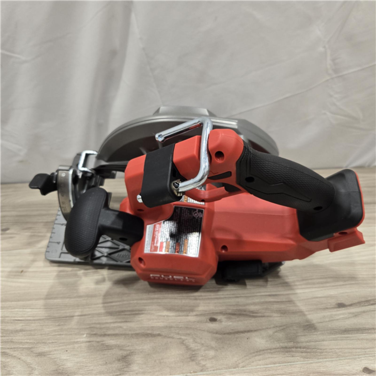 AS-IS Milwaukee M18 FUEL 7-1/4 Inch Circular Saw (Bare Tool)