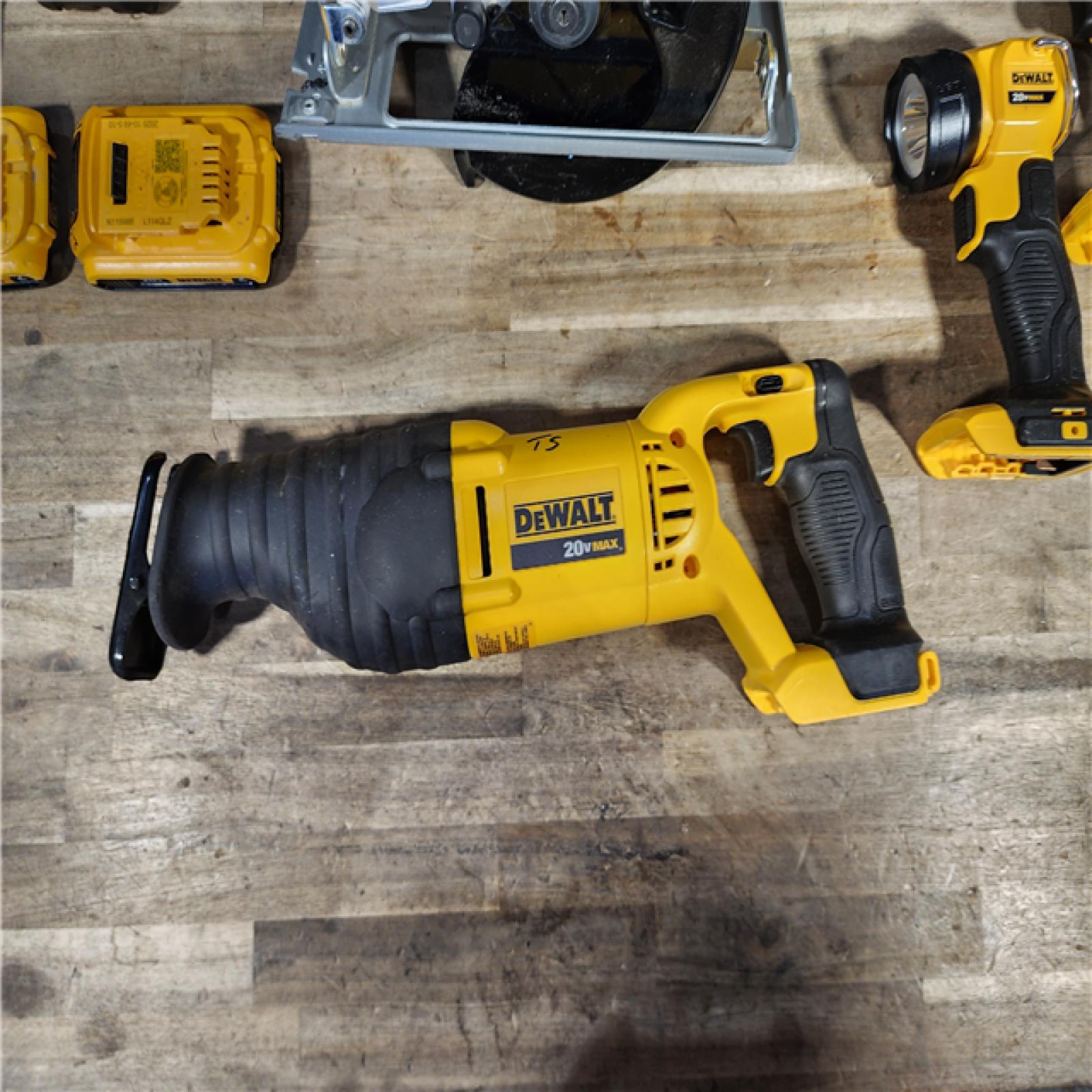 HOUSTON LOCATION - AS-IS DEWALT 4 TOOL COMBO KIT W/ (2) BATTERY & CHARGER