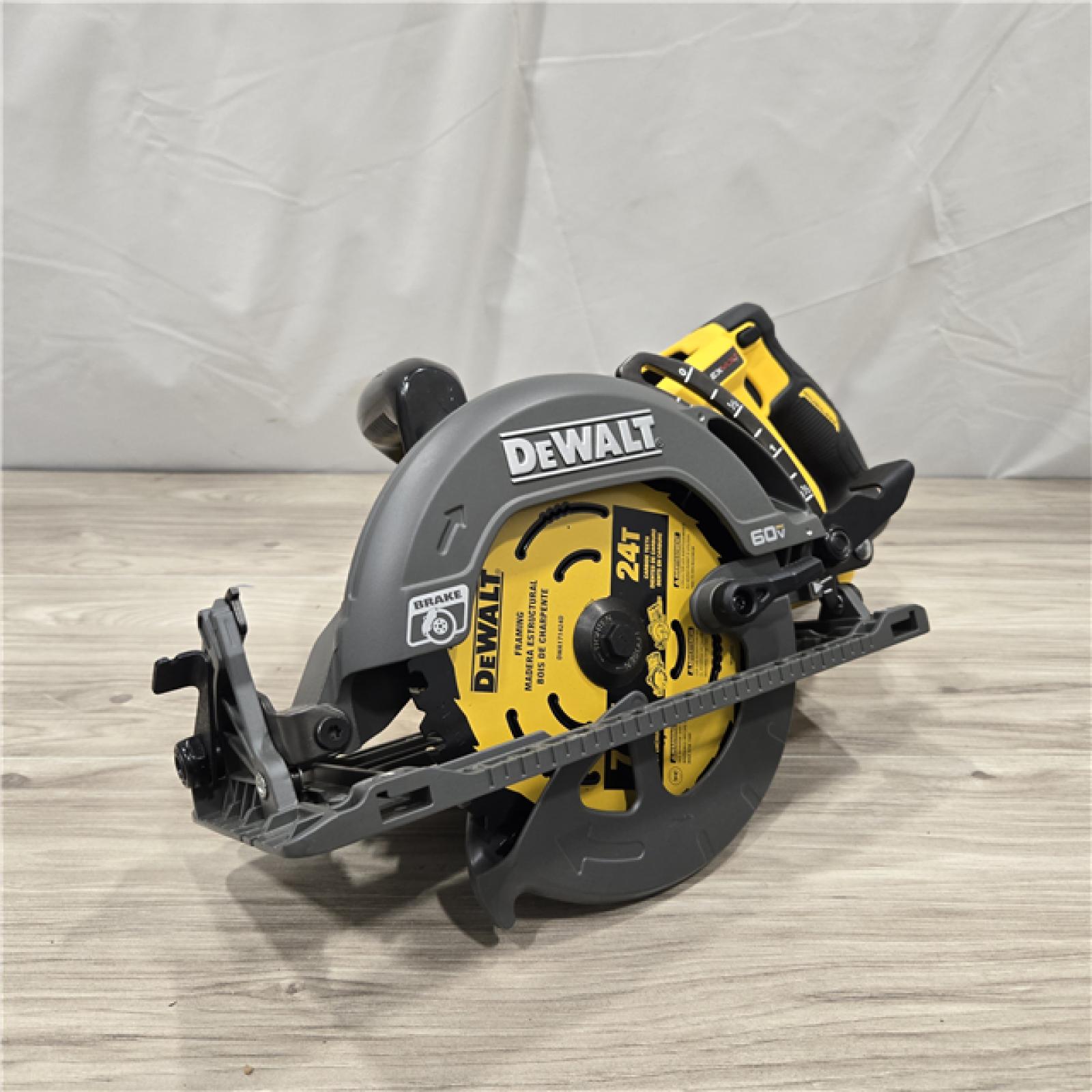 AS-IS DEWALT 60V FLEXVOLT MAX Cordless Wormdrive Style Circular Saw Kit