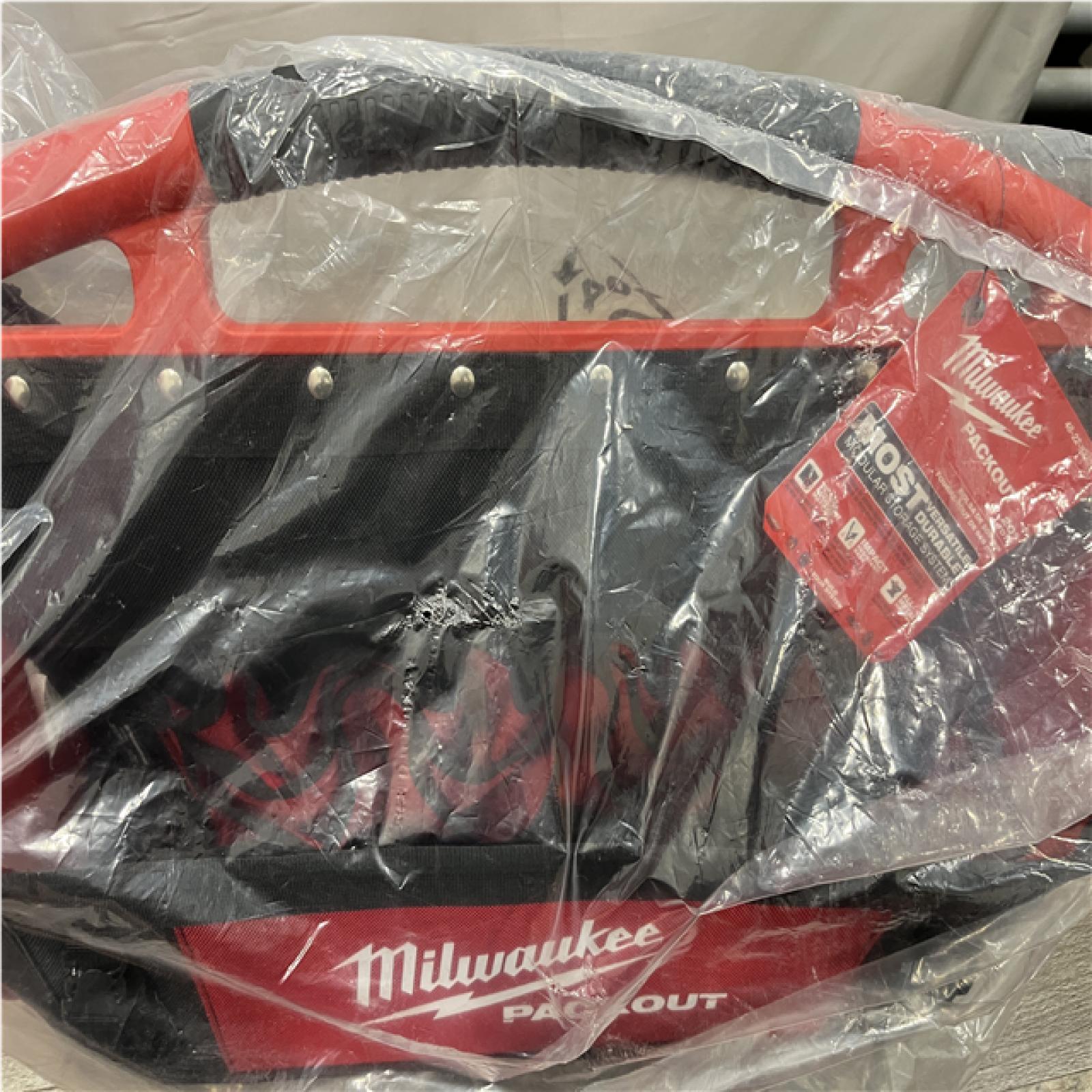 NEW - Milwaukee 20 in. PACKOUT Tote