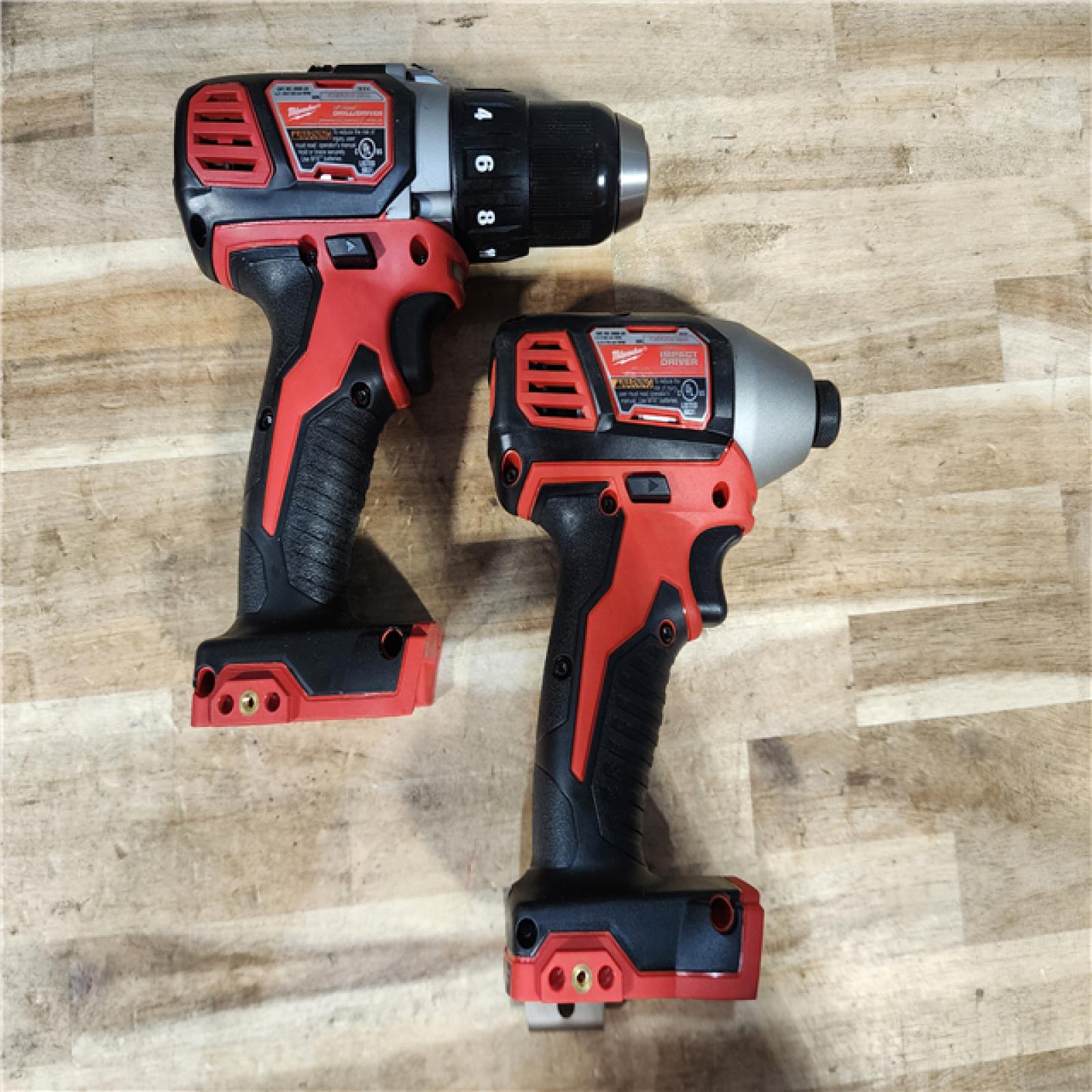HOUSTON LOCATION - AS-IS (APPEARS LIKE NEW) Milwaukee 18V Lithium-Ion Cordless Drill Driver/Impact Driver Combo Kit