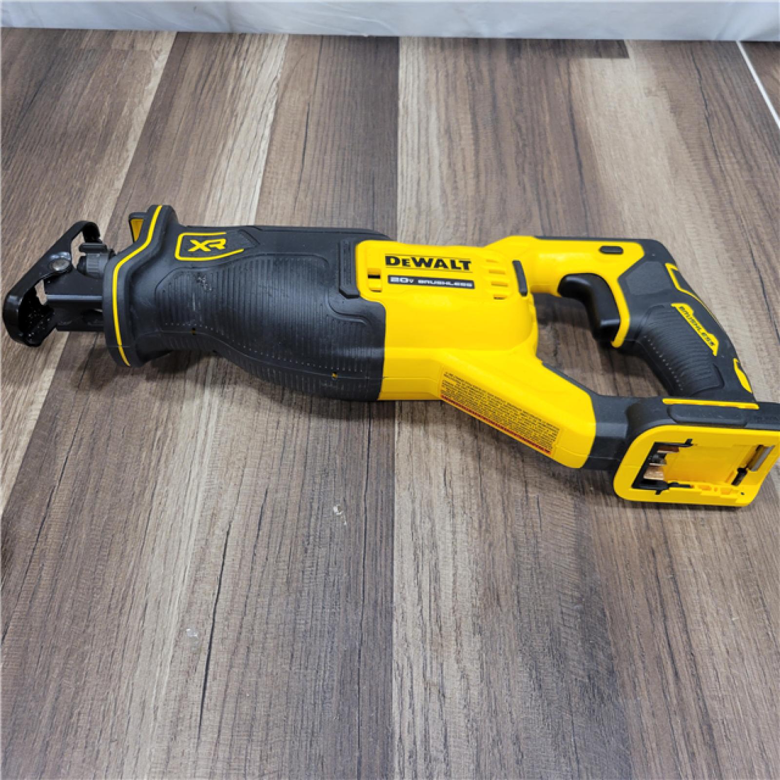 GOOD DEWALT 20V MAX XR Cordless Brushless Reciprocating Saw (Tool Only)