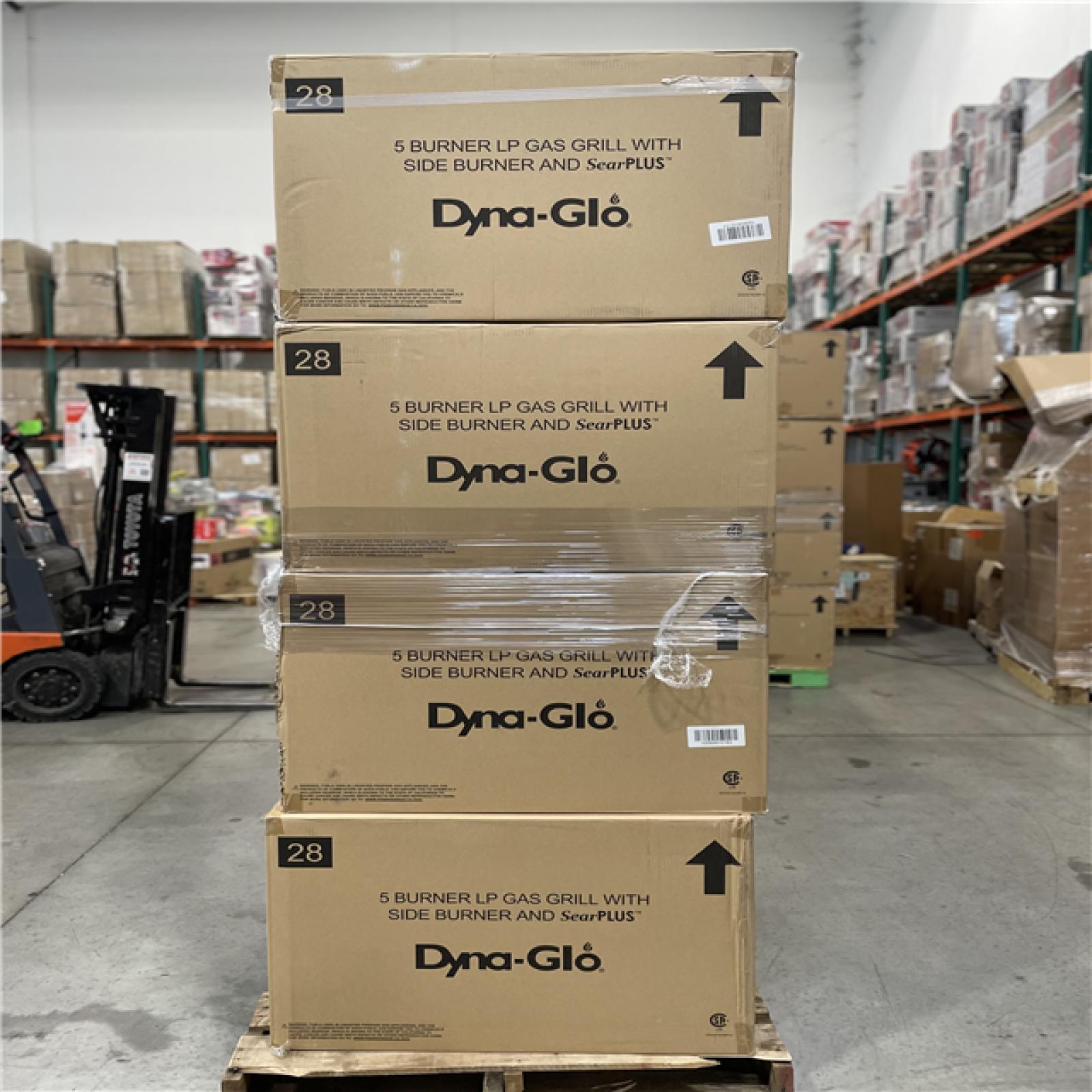 DALLAS LOCATION - Dyna-Glo 5-Burner Propane Gas Grill in Matte Black with TriVantage Multifunctional Cooking System PALLET-(8 UNITS)