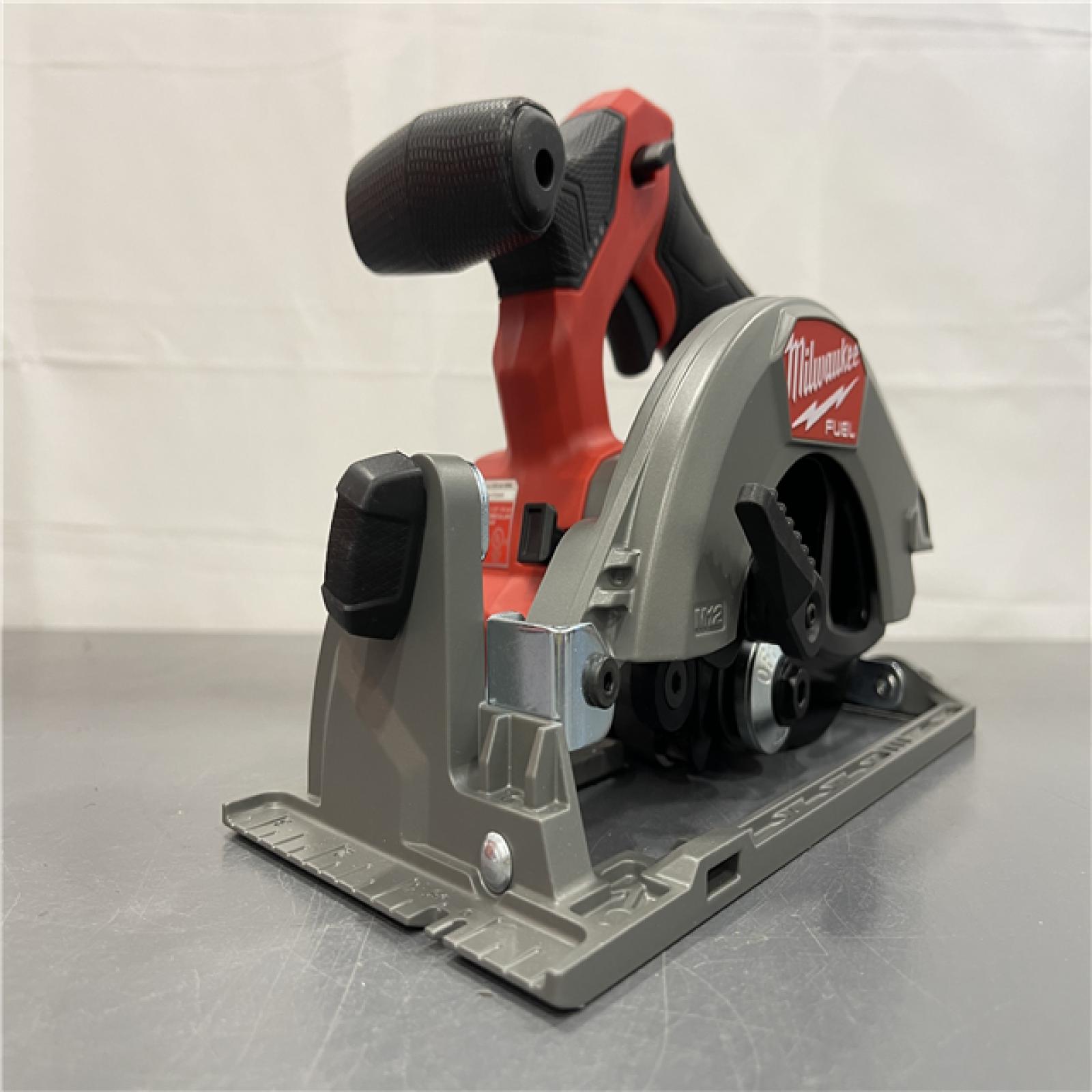 AS-IS - M12 MILWAUKEE FUEL 5-3/8 CIRCULAR SAW
