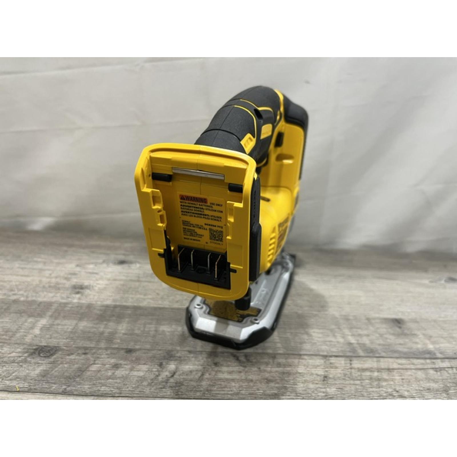 NEW - DEWALT 20V MAX XR Cordless Brushless Jigsaw (Tool Only)