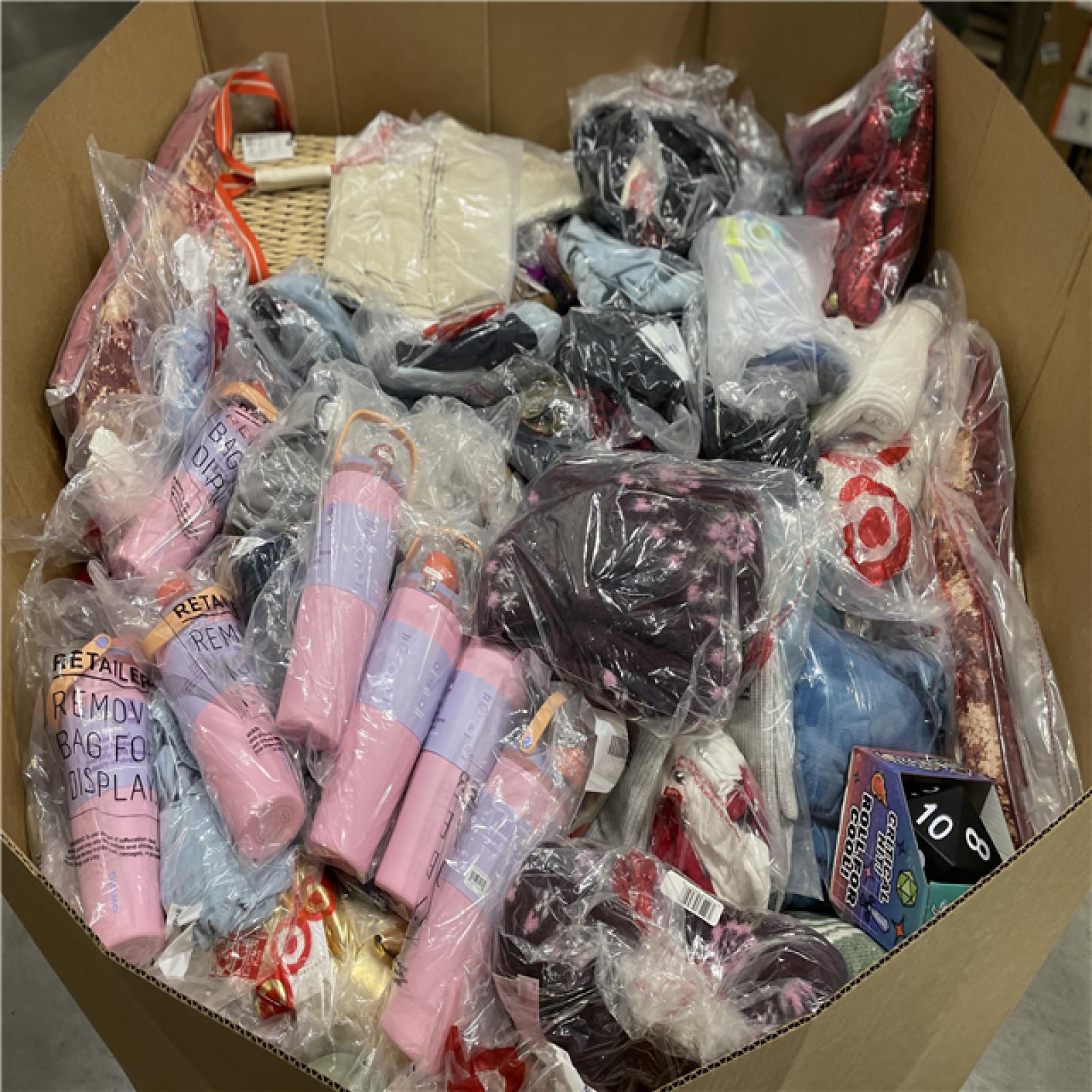 DALLAS LOCATION- NEW!- BULLSEYE MIXED CLOTHING PALLET (300 UNITS)