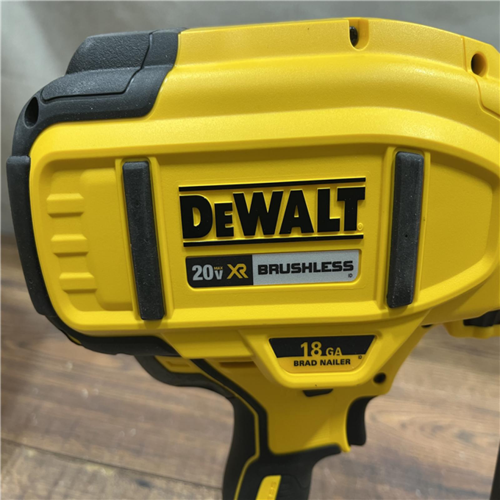 AS-IS DEWALT 20V MAX XR 18 Gauge Brad Nailer Kit