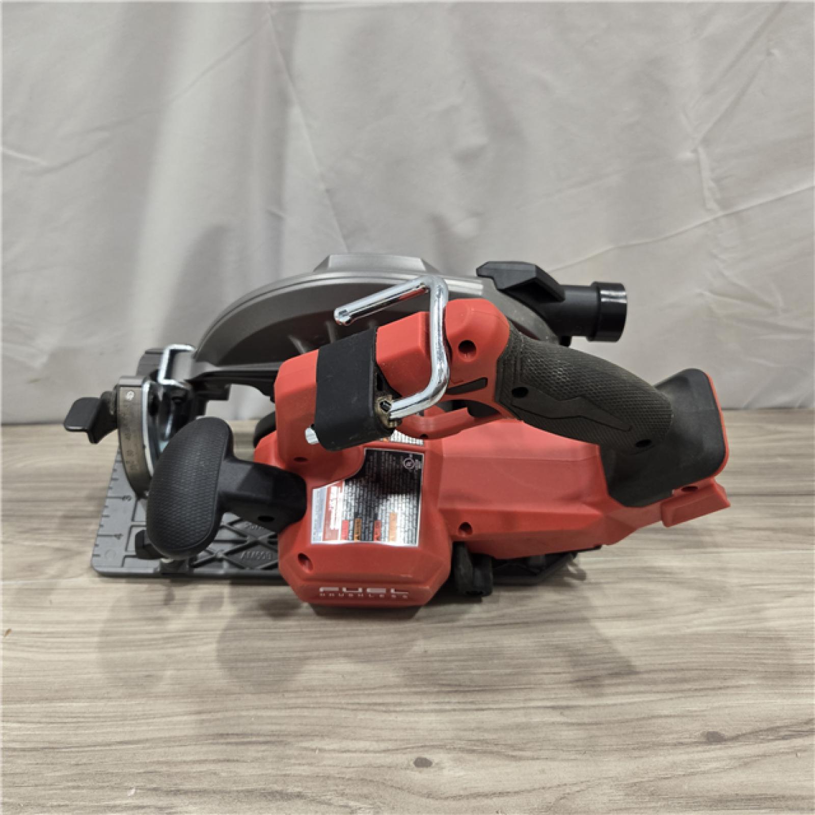 AS-IS Milwaukee M18 FUEL 7-1/4 Inch Circular Saw (Bare Tool)