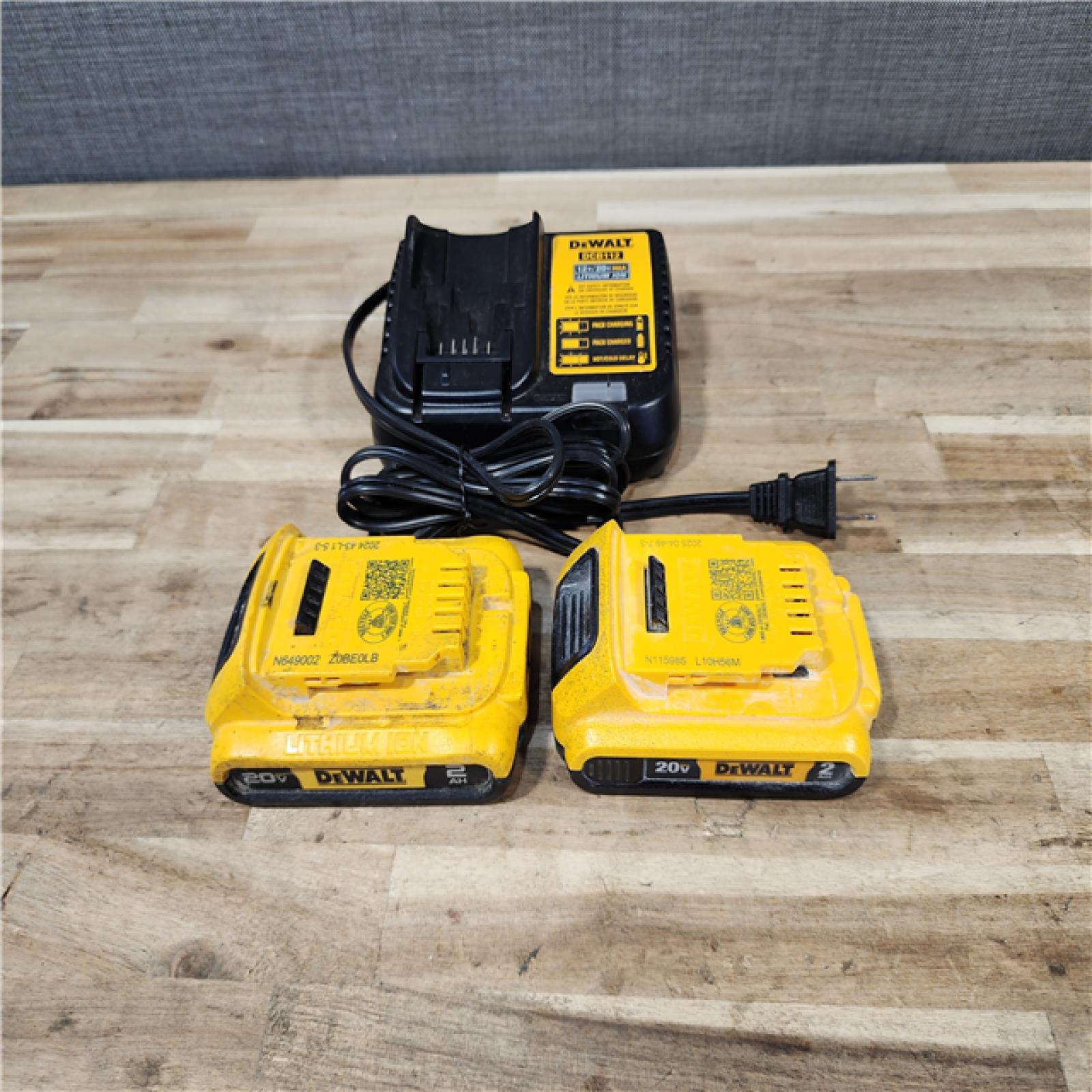 HOUSTON LOCATION - AS-IS DEWALT 2 TOOL COMBO KIT W/ (2) BATTERY & CHARGER