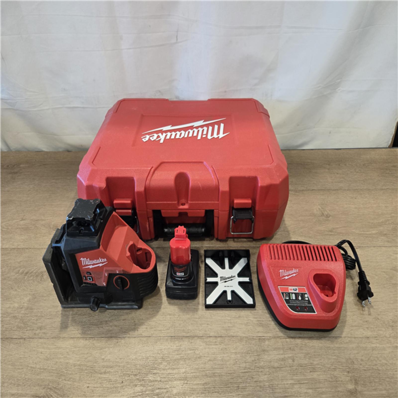 AS-IS Milwaukee 12V Cordless Green 250 ft. 3-Plane Laser Level Kit