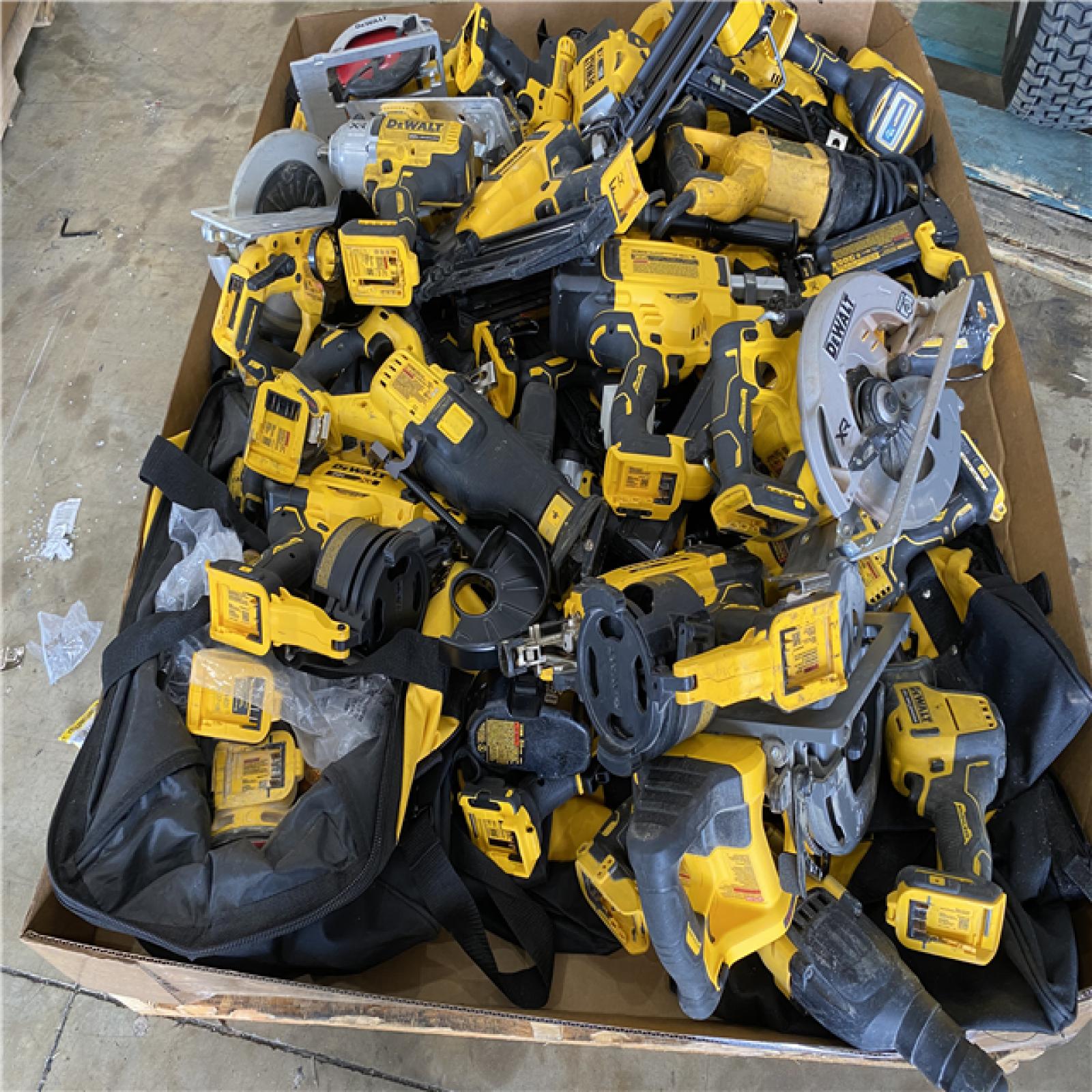 Houston Location AS IS - Tool Pallet