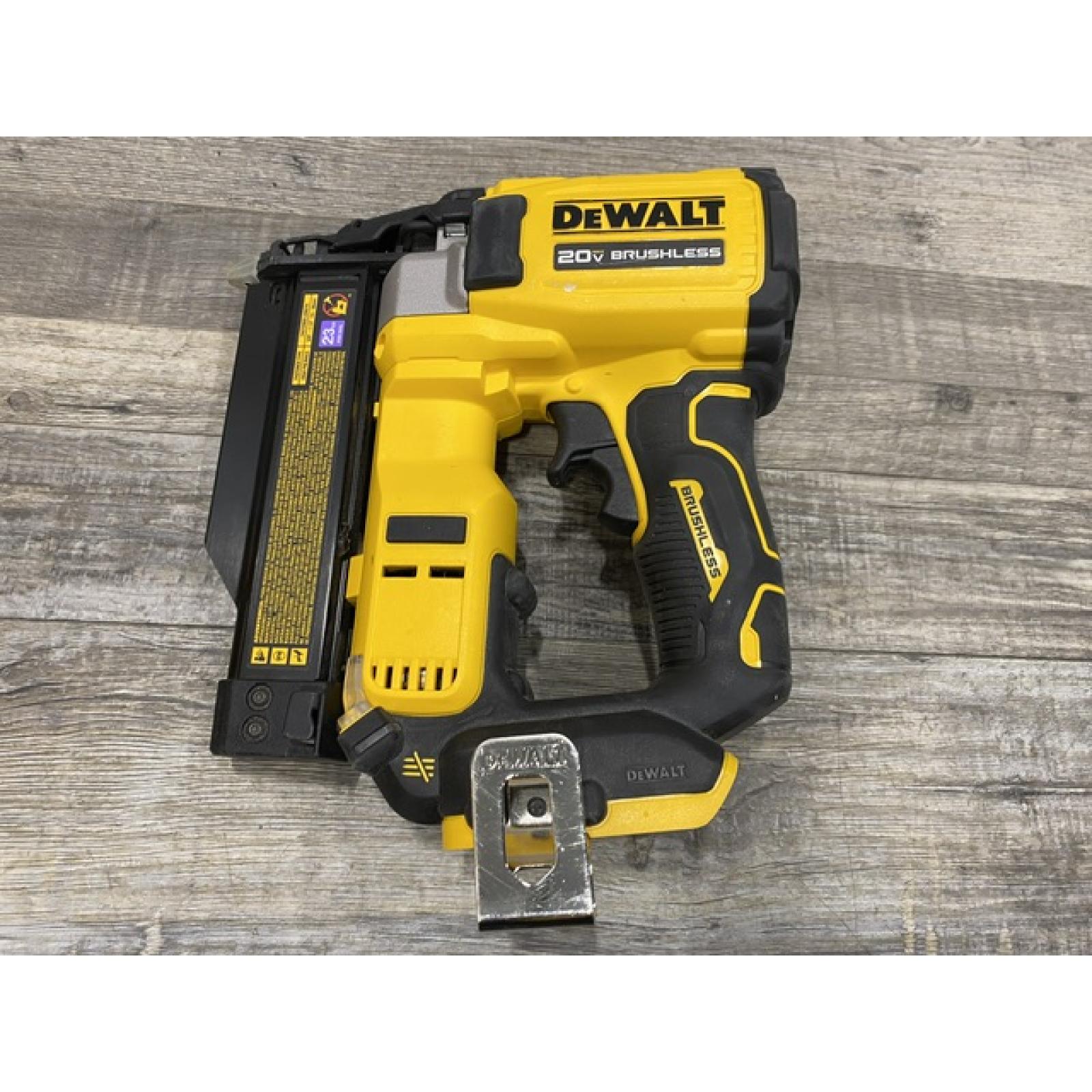 AS-IS DEWALT ATOMIC 20V MAX Lithium Ion Cordless 23 Gauge Pin Nailer Kit