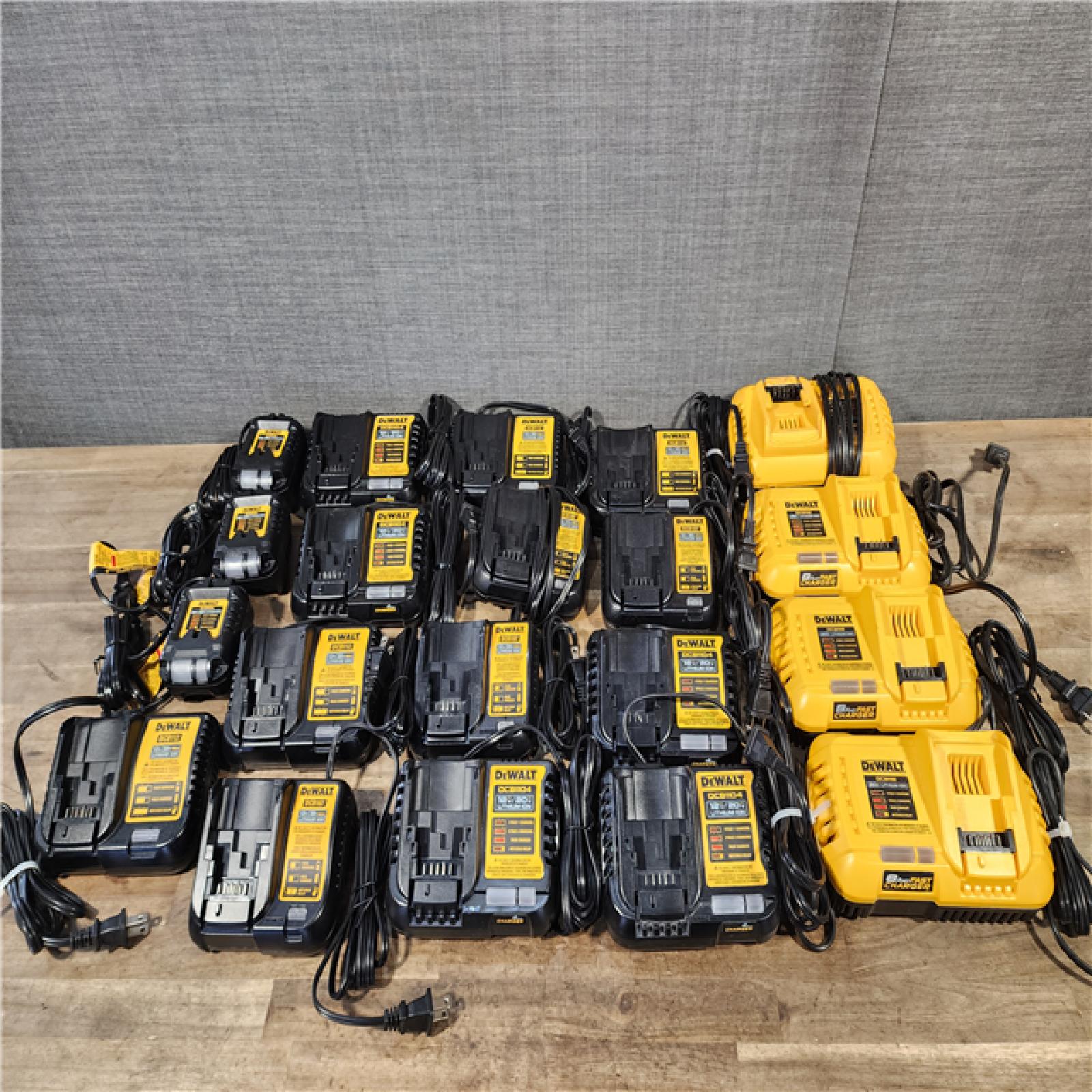 HOUSTON LOCATION - AS-IS DEWALT BATTERY CHARGER PACK QTY - 20