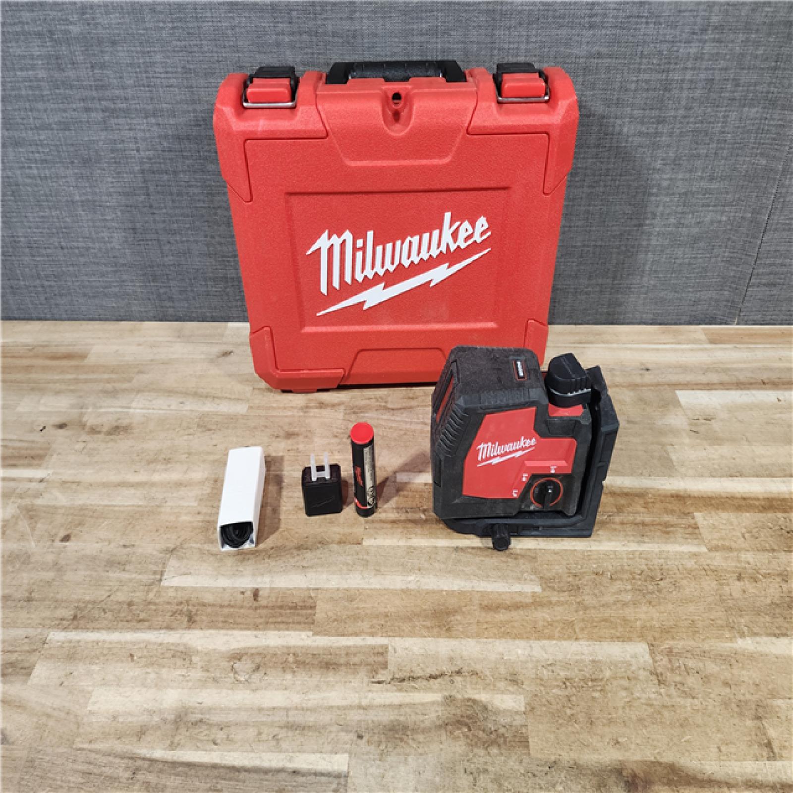 HOUSTON LOCATION - AS - IS Milwaukee 100 ft. REDLITHIUM Lithium-Ion USB Green Rechargeable Cross Line Laser Level with Charger