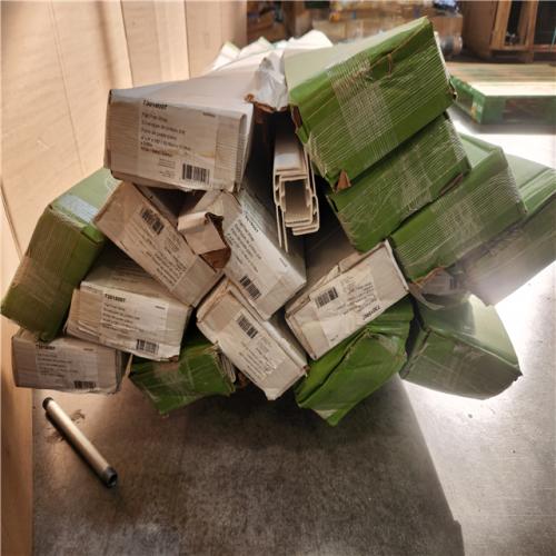 Phoenix AS-IS Barrette Outdoor Living VersaRail 4 in. x 4 in. x 120 in. White Flat Post Wrap Pallet (17-Posts)