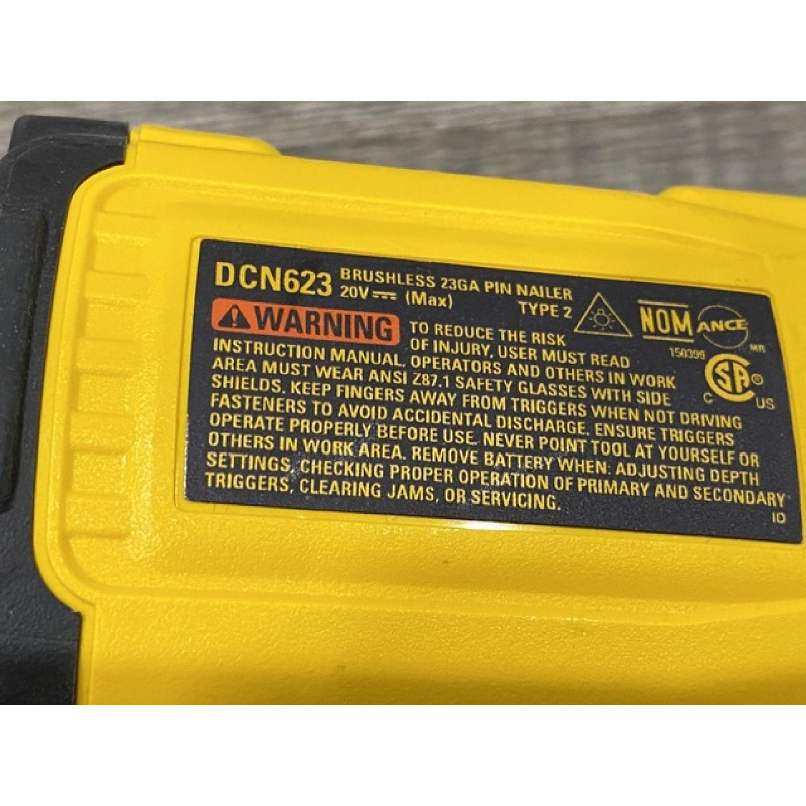 AS-IS DEWALT ATOMIC 20V MAX Lithium Ion Cordless 23 Gauge Pin Nailer Kit