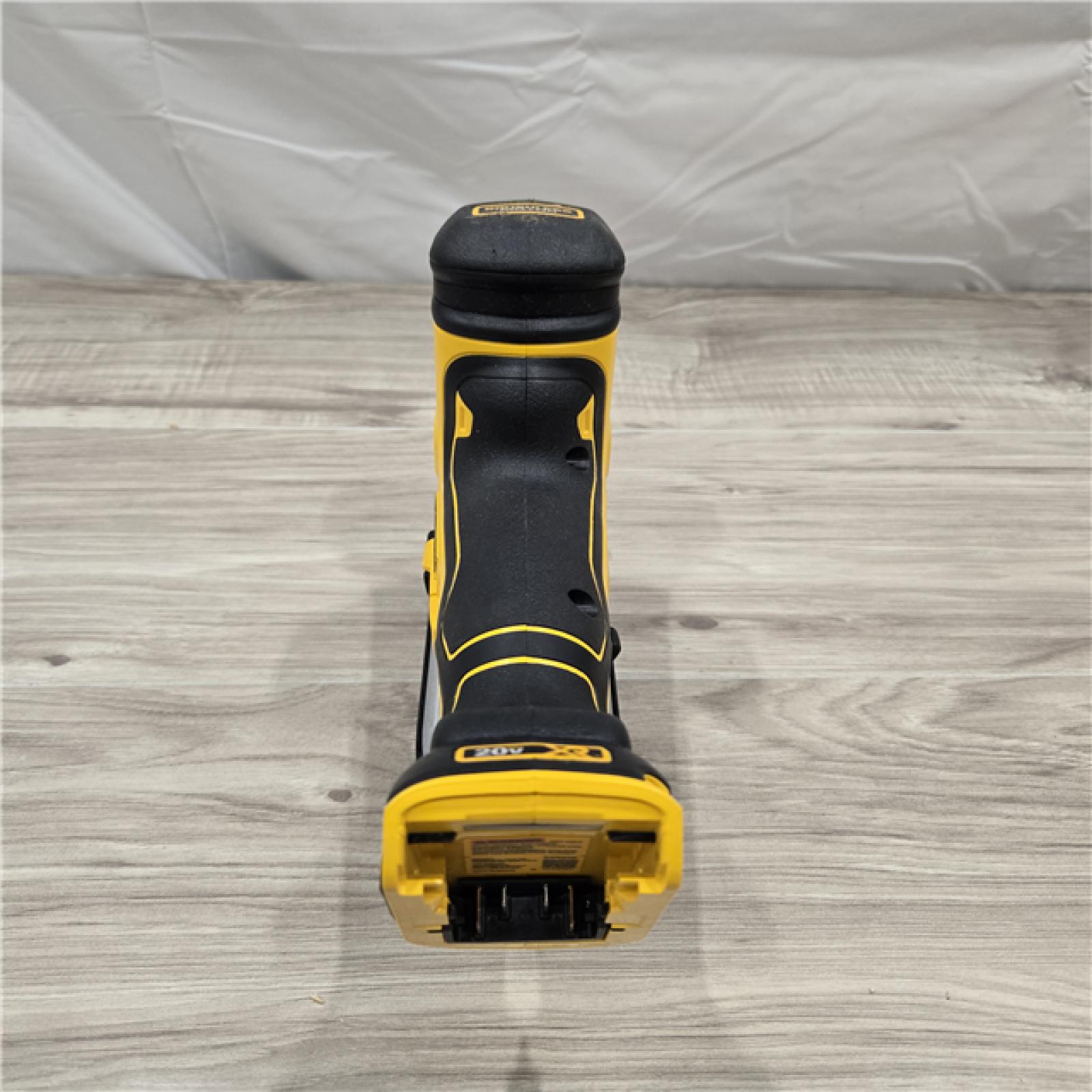LIKE NEW!- DEWALT 20V MAX XR Cordless Barrel Grip Jigsaw (Tool Only)