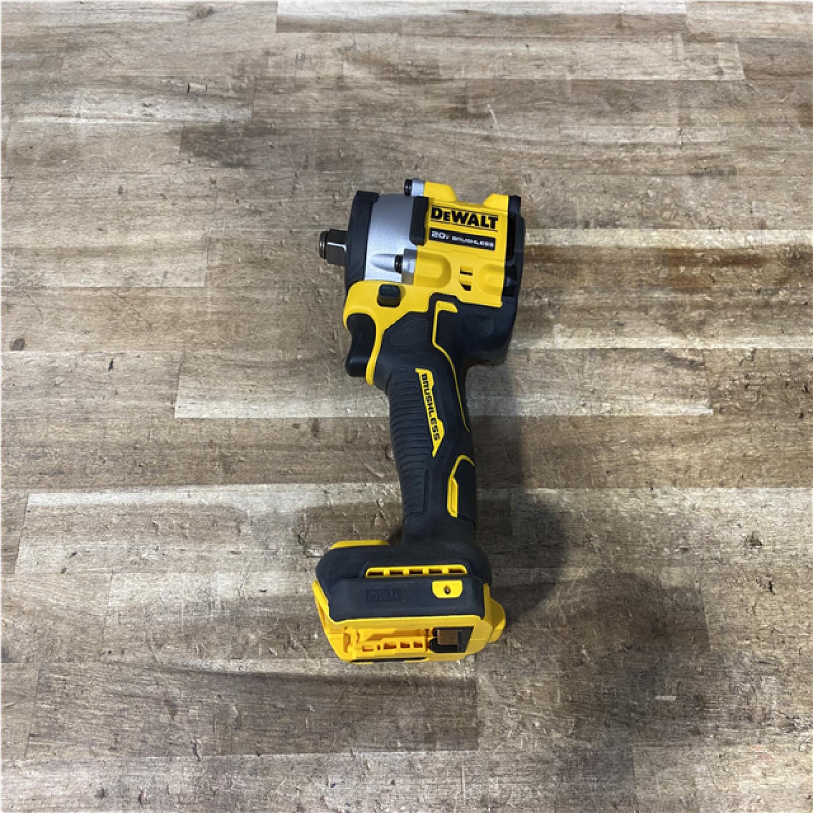 DCF921N-XJ DeWalt DCF921 18v XR Cordless Brushless 1/2 Compact Impact Wrench