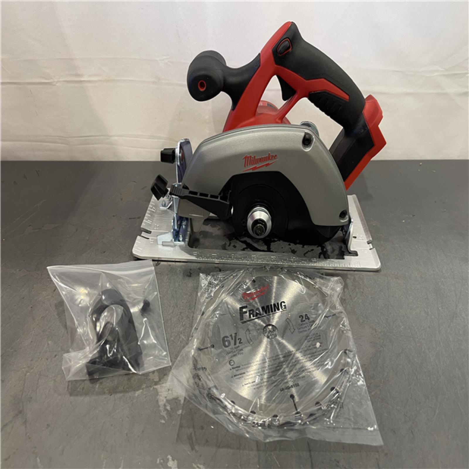 AS-IS - Milwaukee M18 18V Lithium-Ion Cordless 6-1/2 in. Circular Saw