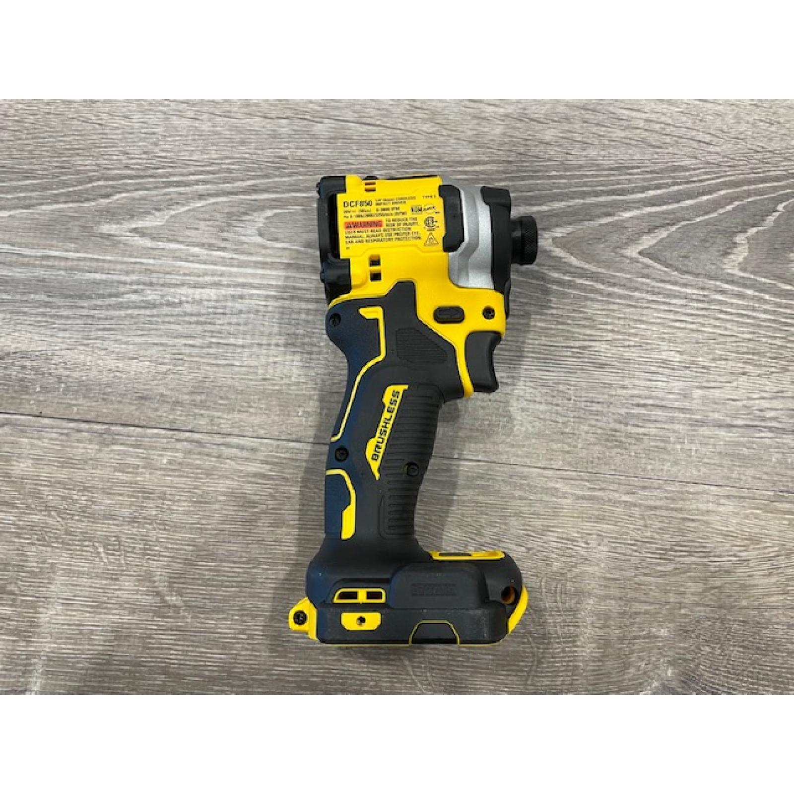 AS-IS DEWALT ATOMIC 20V MAX Lithium-Ion Cordless 1/4 in. Brushless Impact Driver Kit