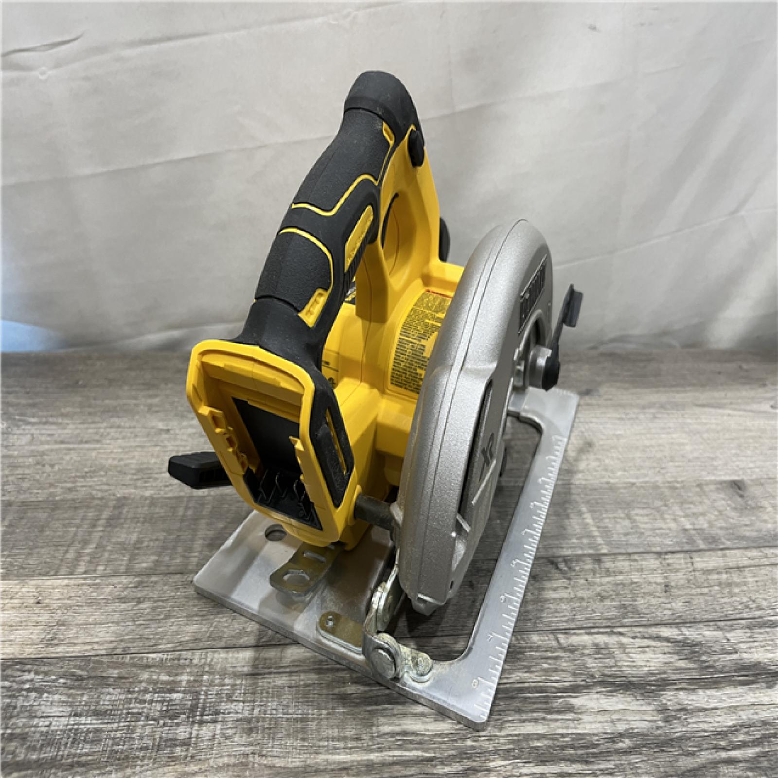 AS-IS DEWALT  20V MAX XR Cordless Brushless Circular Saw (Tool Only)