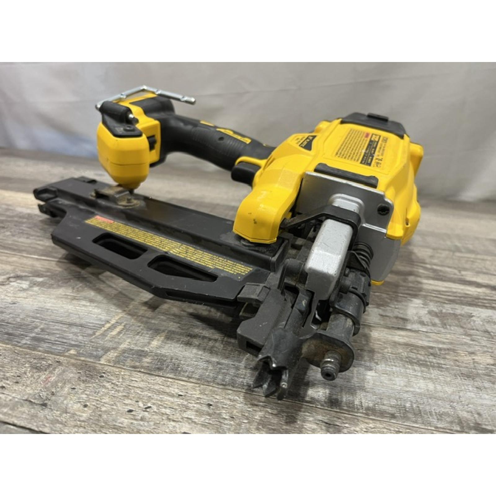 AS-IS DEWALT 20-Volt 21° Cordless Framing Nailer (Tool-Only)