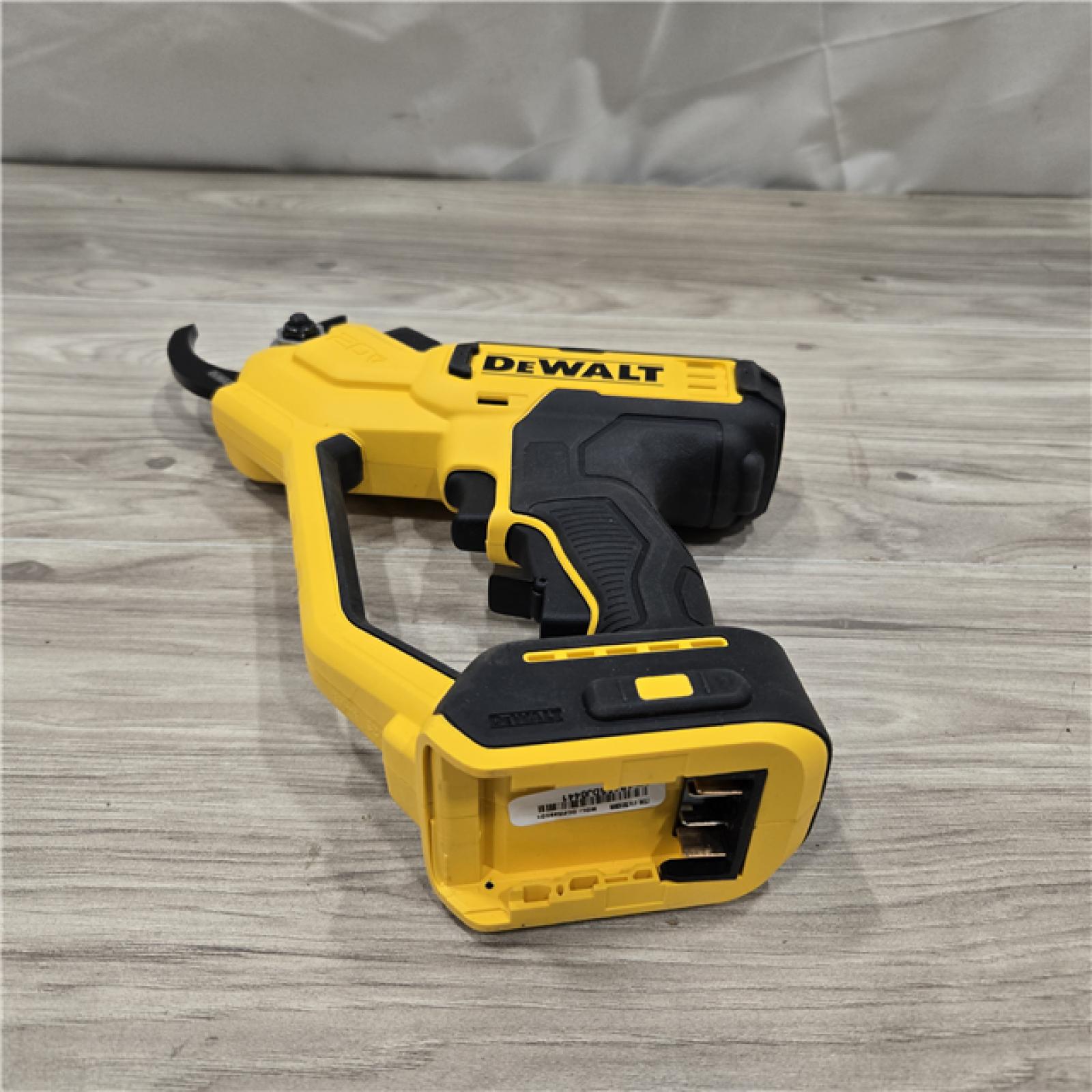 AS-IS DeWALT 20V MAX Cordless Multi-Use Pruner Kit